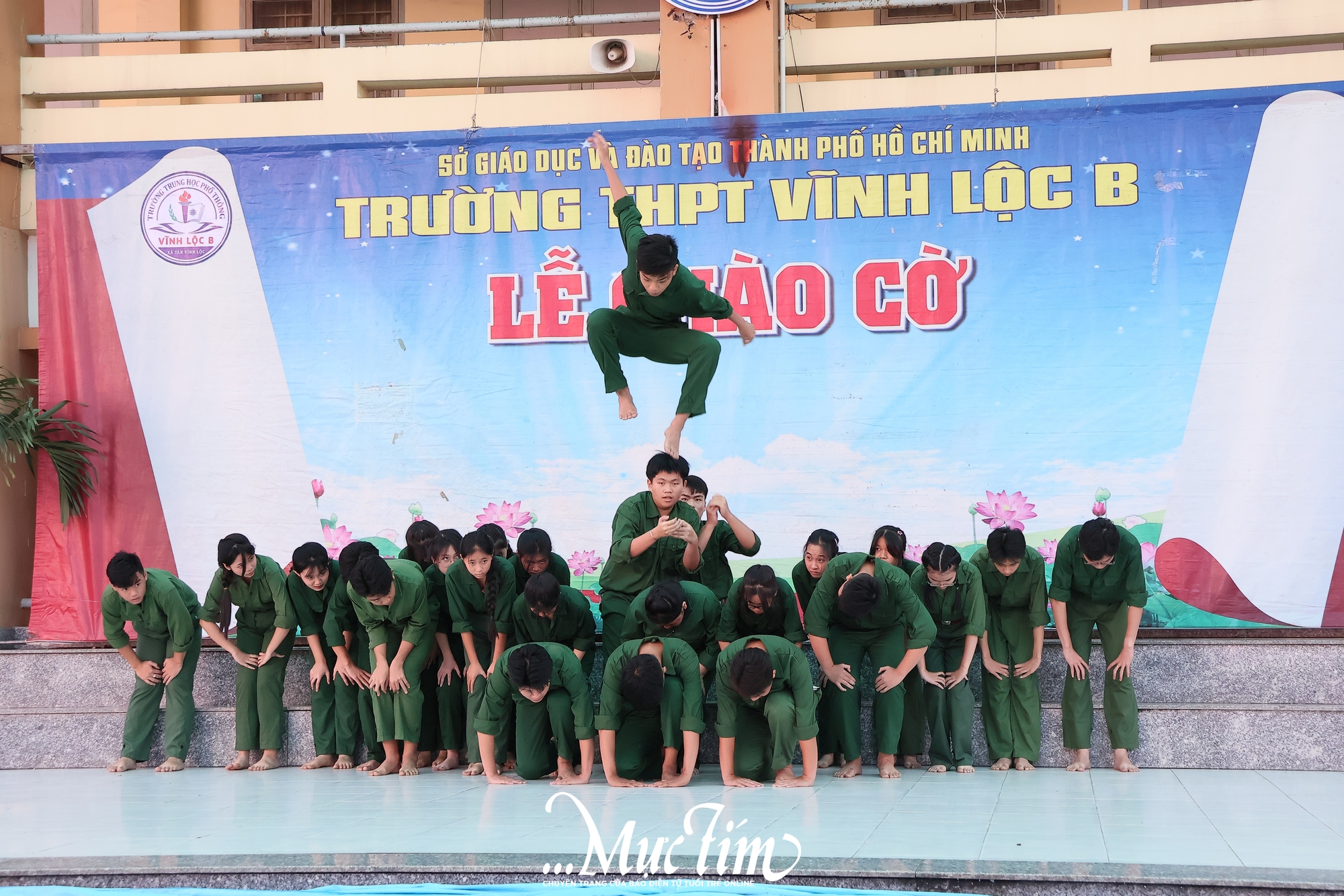 Đi tìm quán quân hội thi văn nghệ mừng 20-11 của Trường THPT Vĩnh Lộc B- Ảnh 4.