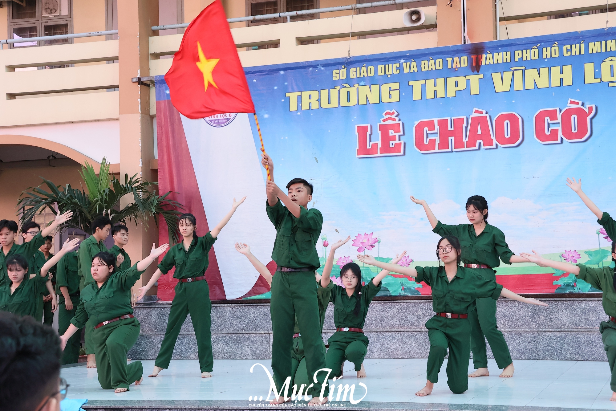 Đi tìm quán quân hội thi văn nghệ mừng 20-11 của Trường THPT Vĩnh Lộc B- Ảnh 5.