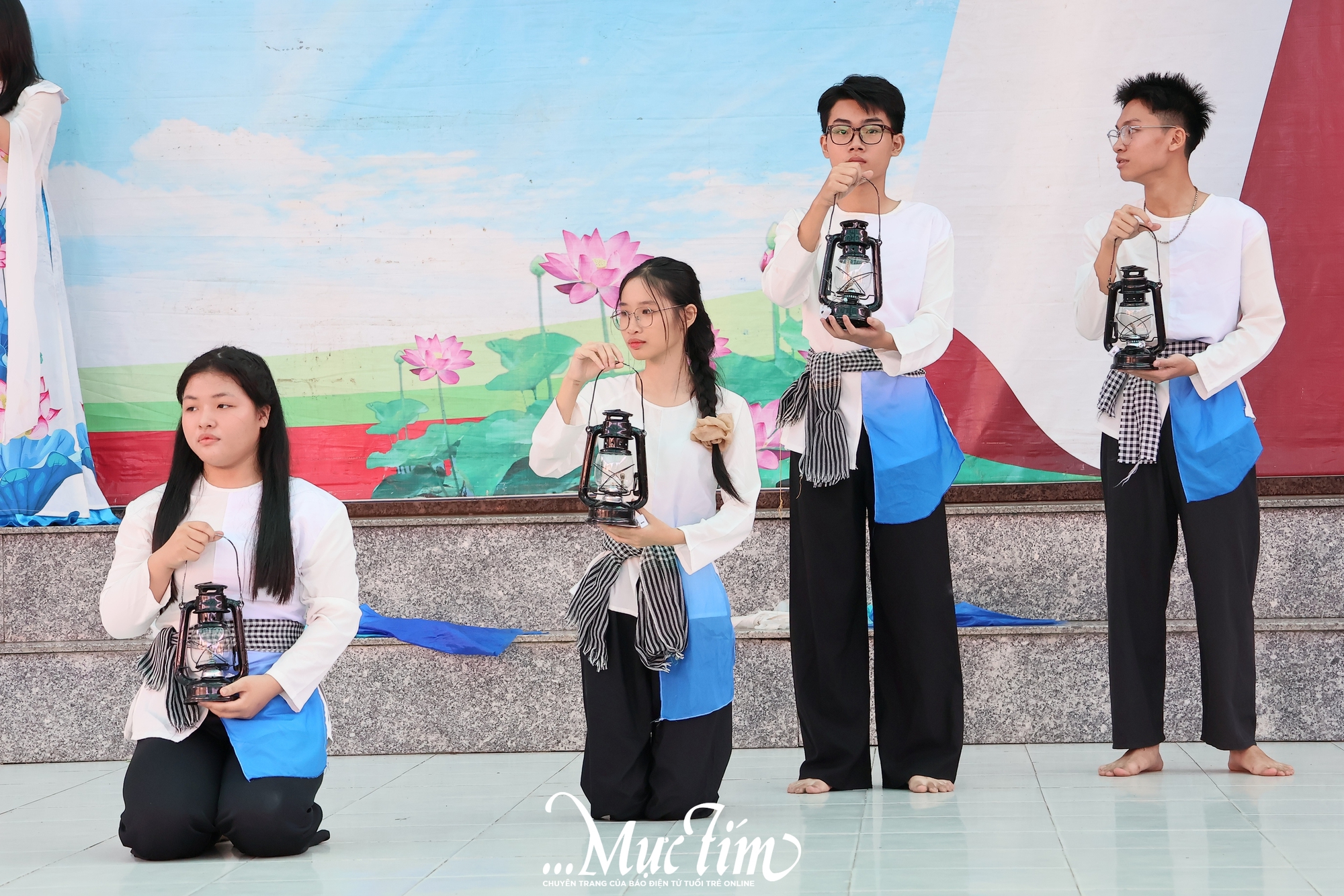 Đi tìm quán quân hội thi văn nghệ mừng 20-11 của Trường THPT Vĩnh Lộc B- Ảnh 9.