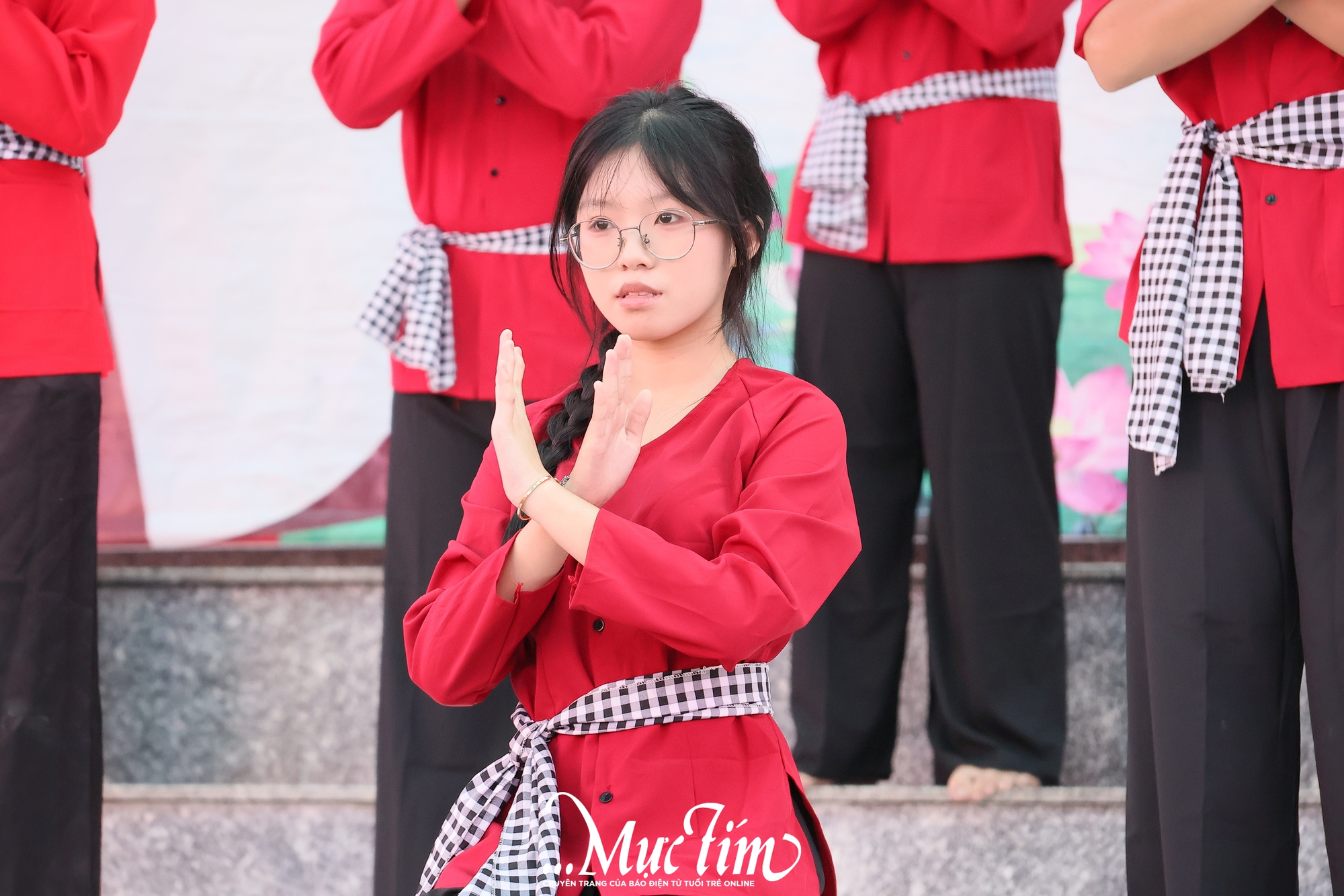 Đi tìm quán quân hội thi văn nghệ mừng 20-11 của Trường THPT Vĩnh Lộc B- Ảnh 15.