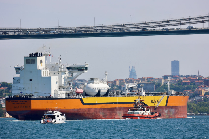 Mỹ: Lệnh trừng phạt khiến doanh thu dầu mỏ Nga giảm mạnh - Ảnh 1.