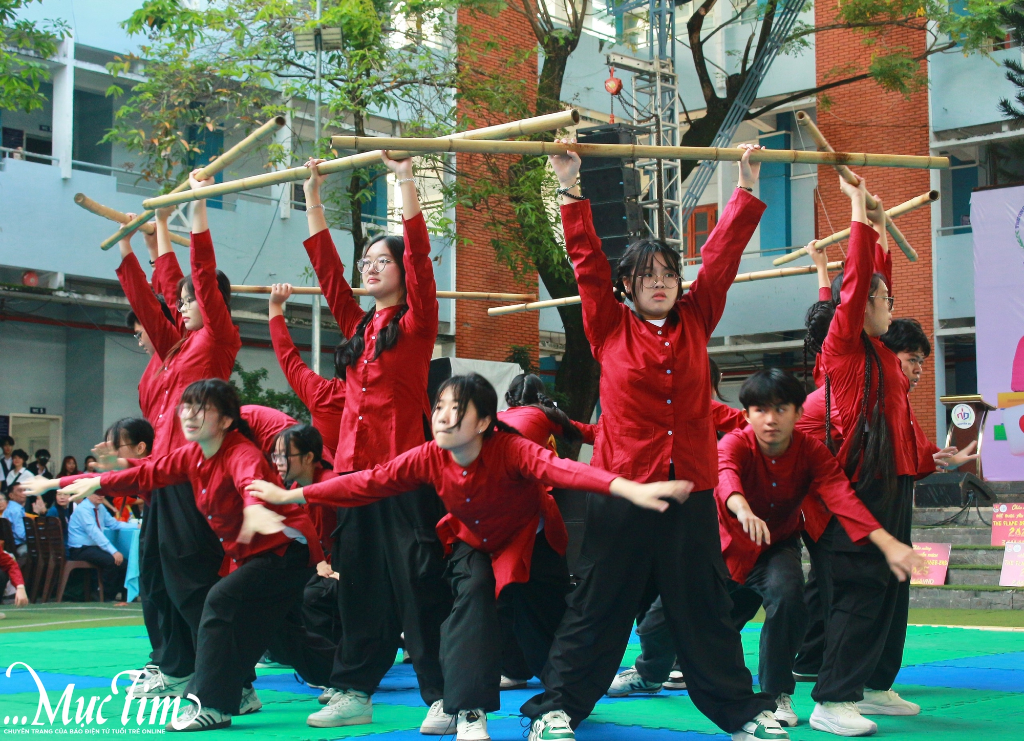 Học trò Trường THPT Nguyễn Du luôn mang theo niềm tin và kỳ vọng của thầy cô- Ảnh 7. Học trò Trường THPT Nguyễn Du luôn mang theo niềm tin và kỳ vọng của thầy cô- Ảnh 7.