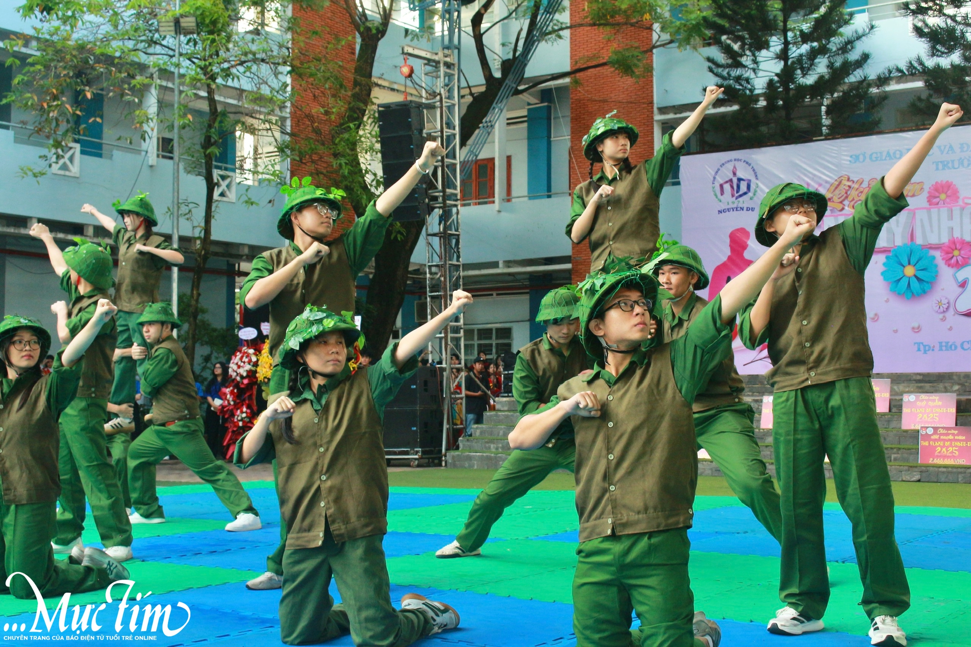 Học trò Trường THPT Nguyễn Du luôn mang theo niềm tin và kỳ vọng của thầy cô- Ảnh 9. Học trò Trường THPT Nguyễn Du luôn mang theo niềm tin và kỳ vọng của thầy cô- Ảnh 9.