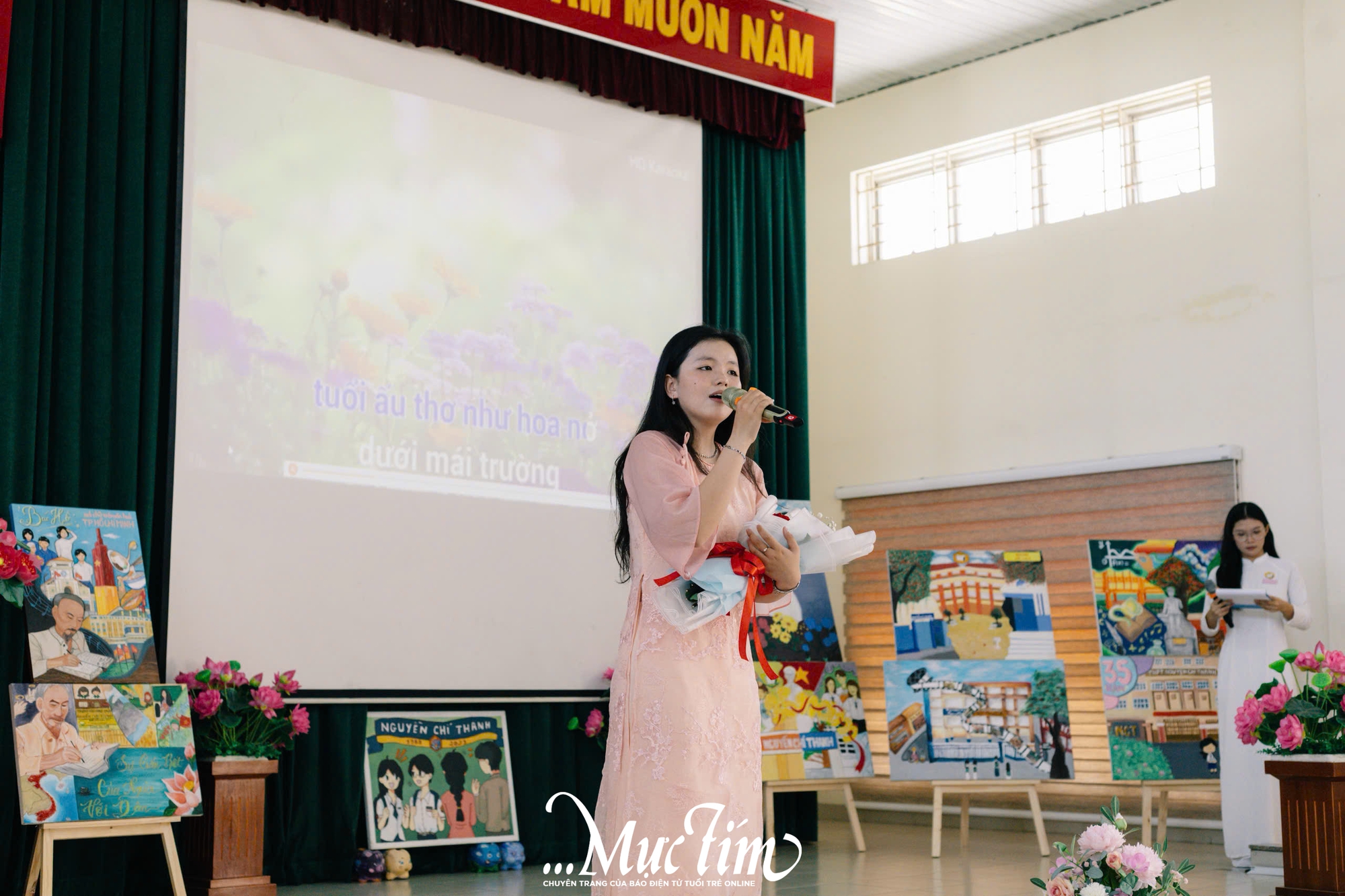 Teen Trường THPT Nguyễn Chí Thanh ứng dụng AI trong tiết học liên môn đặc biệt - Ảnh 1.