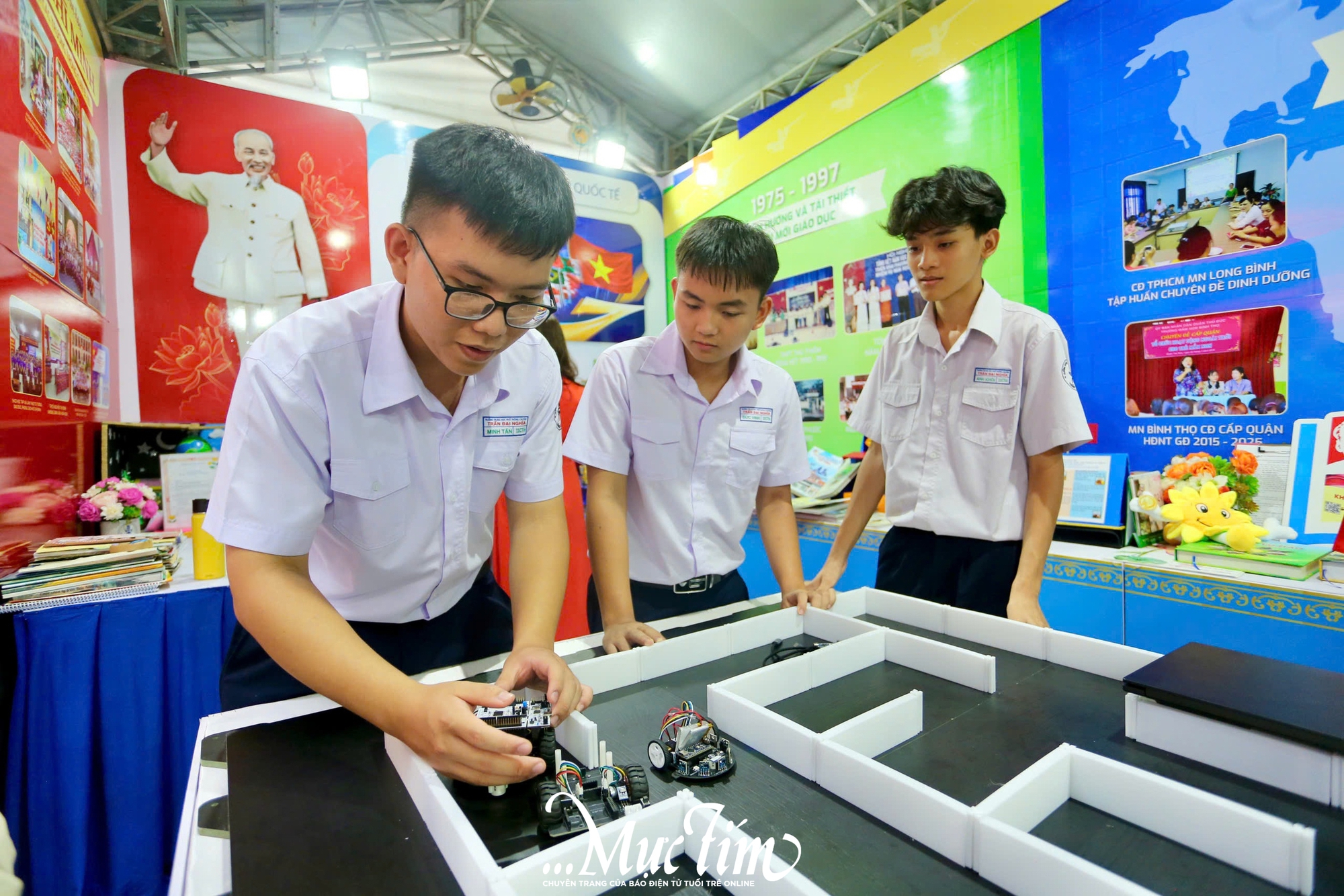 Học sinh thành phố khoe tài sáng tạo tại triển lãm 50 năm ngành giáo dục TP.HCM - Ảnh 5.