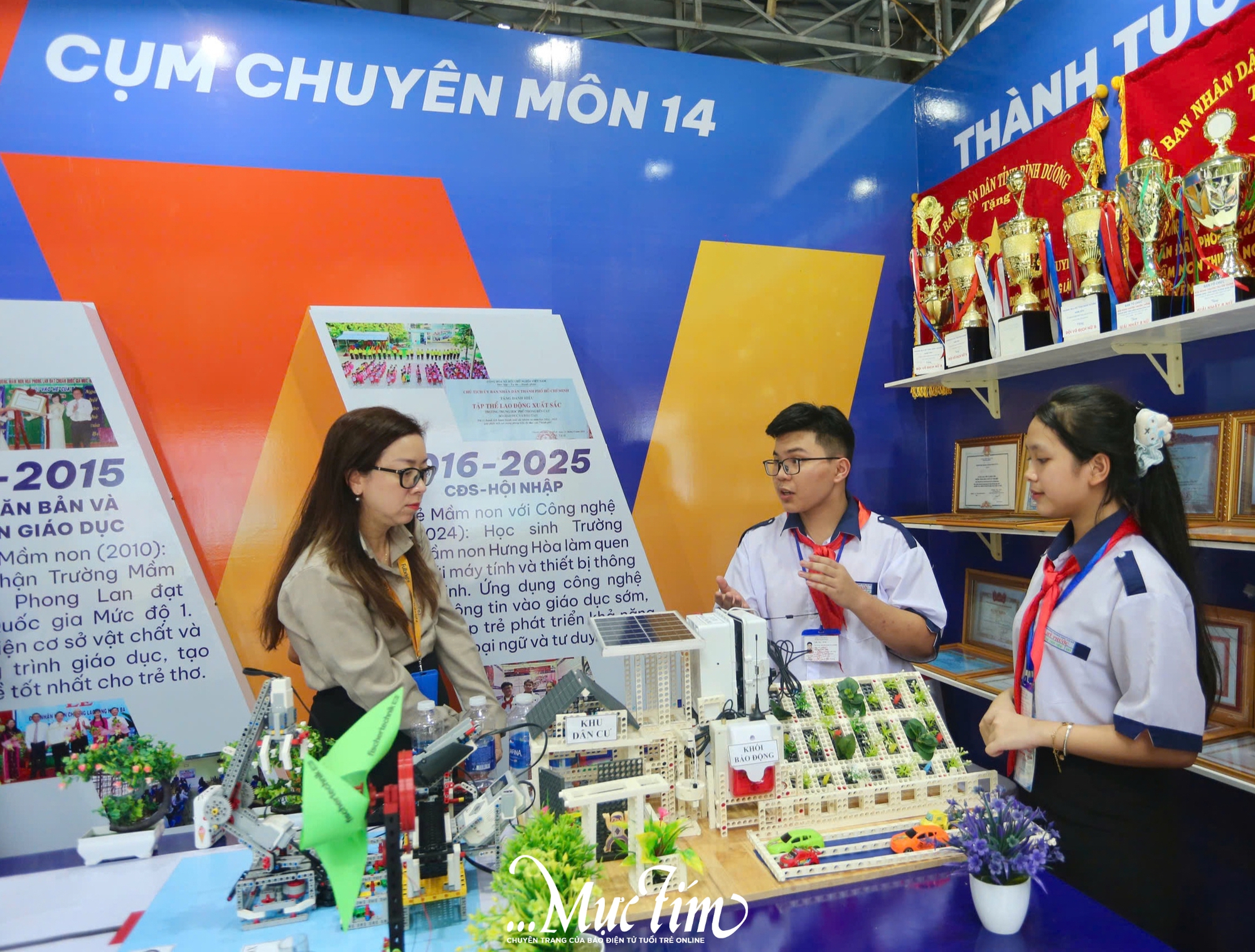 Học sinh thành phố khoe tài sáng tạo tại triển lãm 50 năm ngành giáo dục TP.HCM - Ảnh 8.