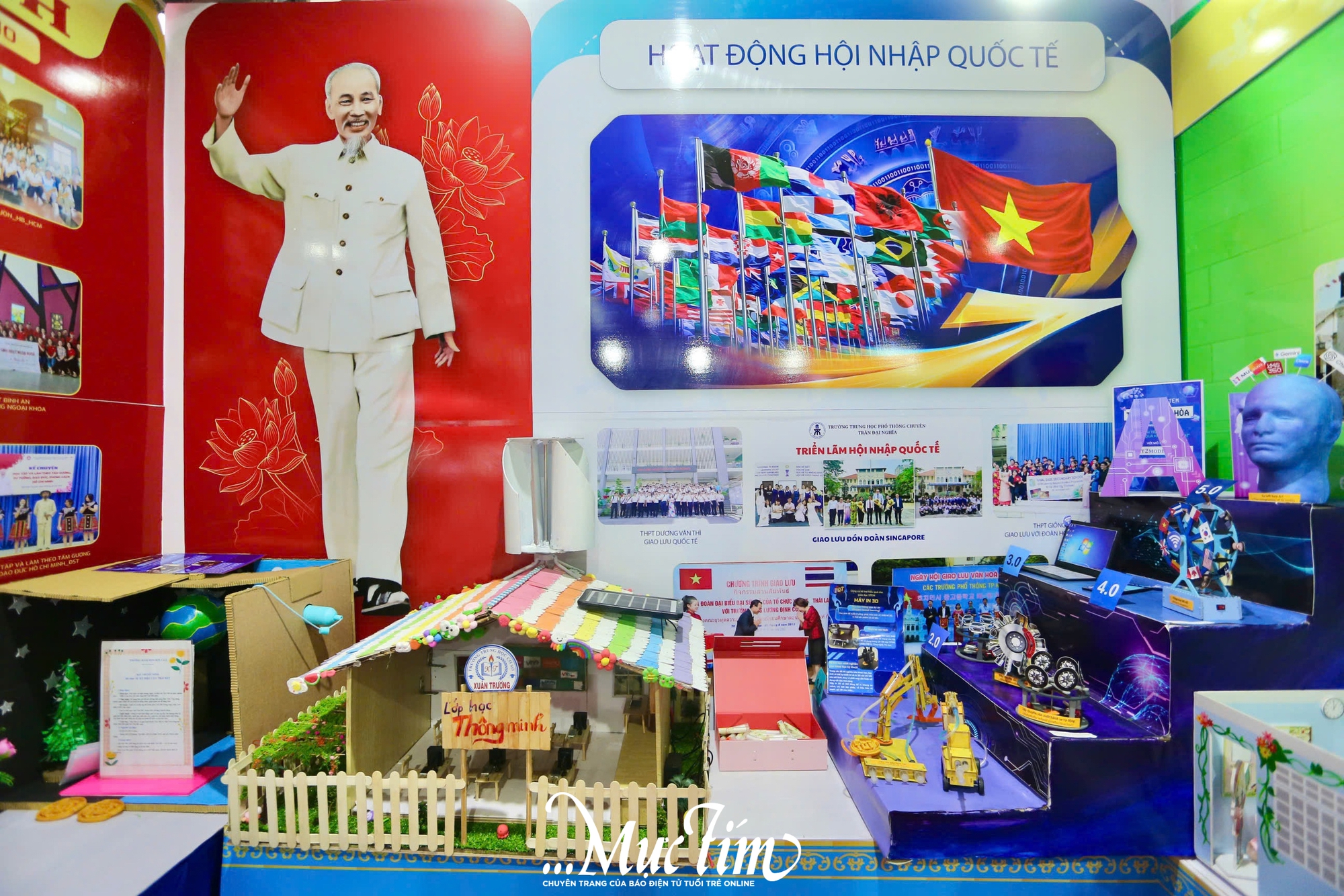 Học sinh thành phố khoe tài sáng tạo tại triển lãm 50 năm ngành giáo dục TP.HCM - Ảnh 14.