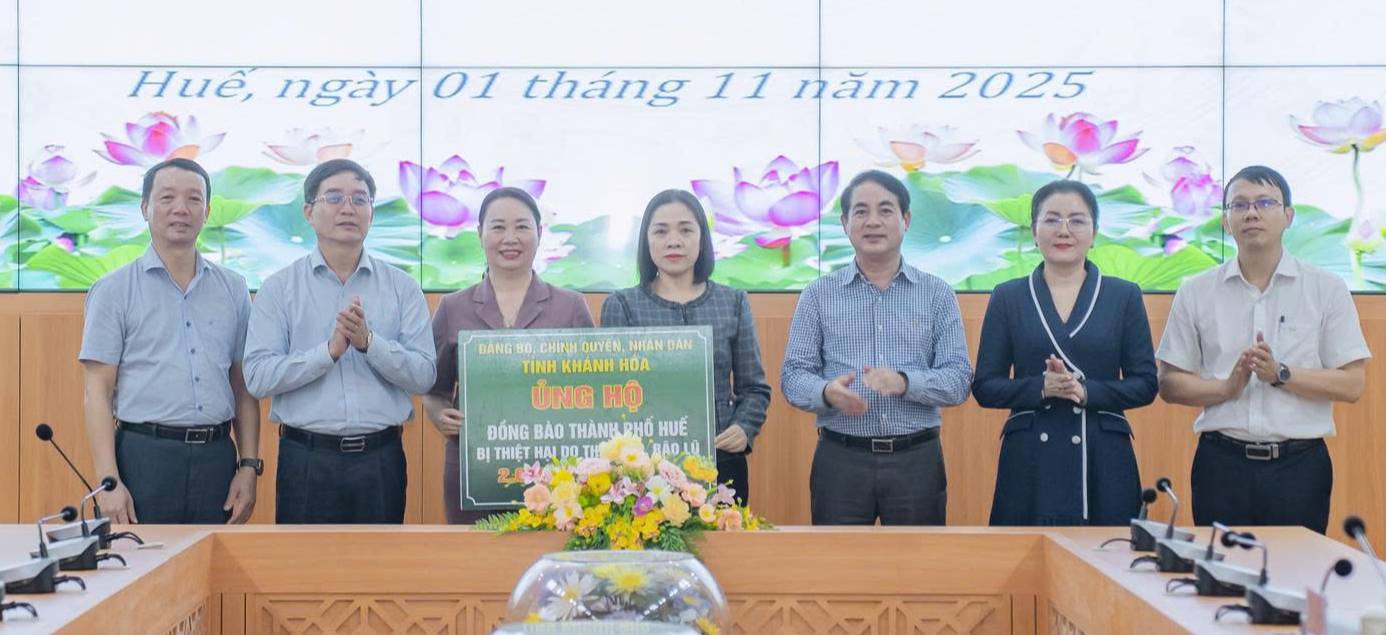 Khánh Hòa hỗ trợ 3,5 tỉ đồng cho Huế và Quảng Trị khắc phục hậu quả  - Ảnh 1.
