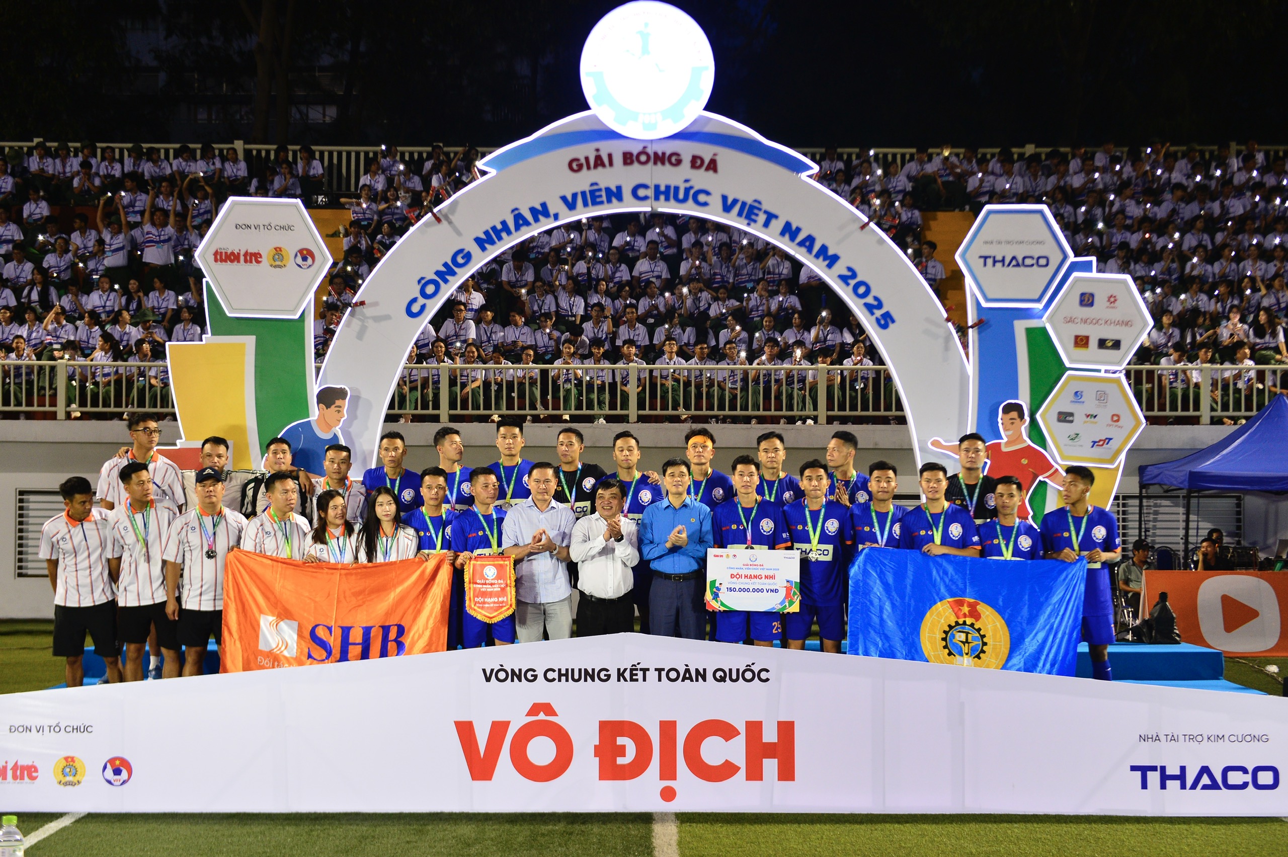 bóng đá công nhân - Ảnh 11.