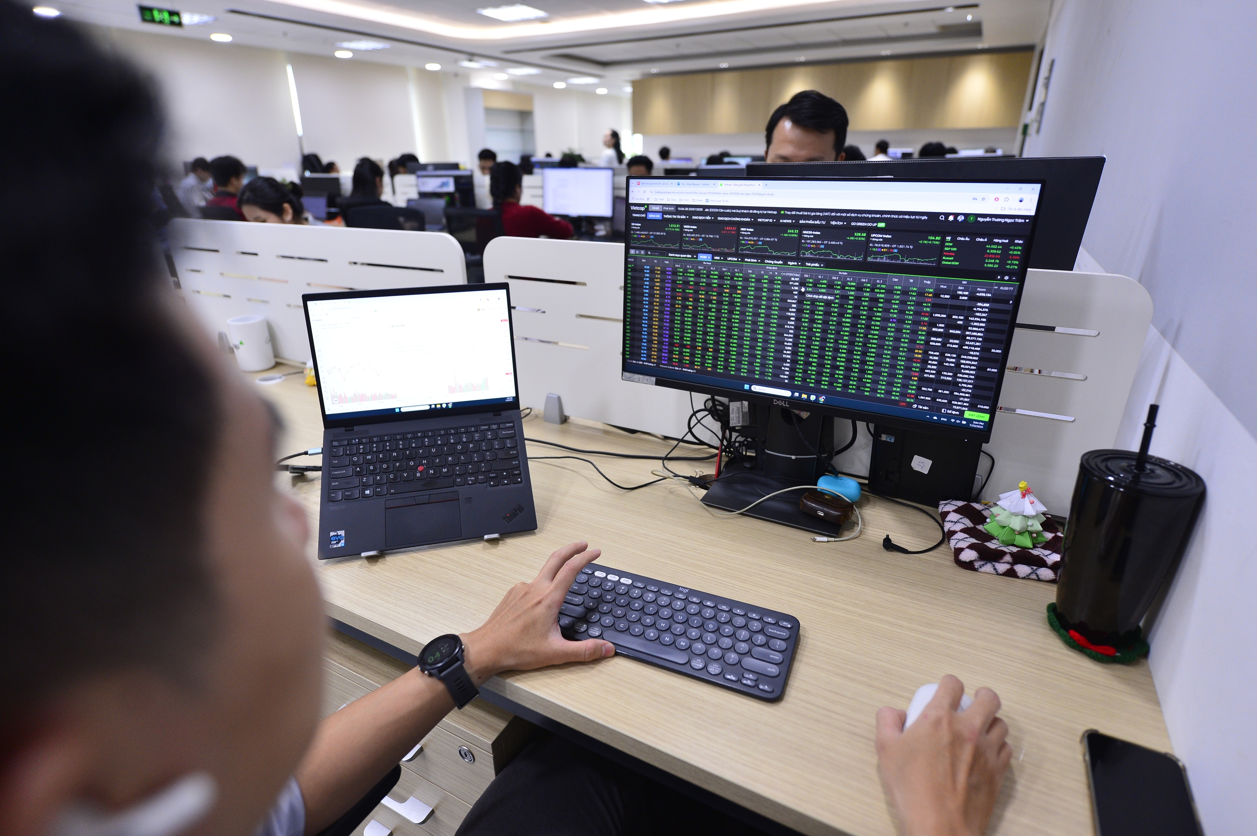 chứng khoán - Ảnh 1.