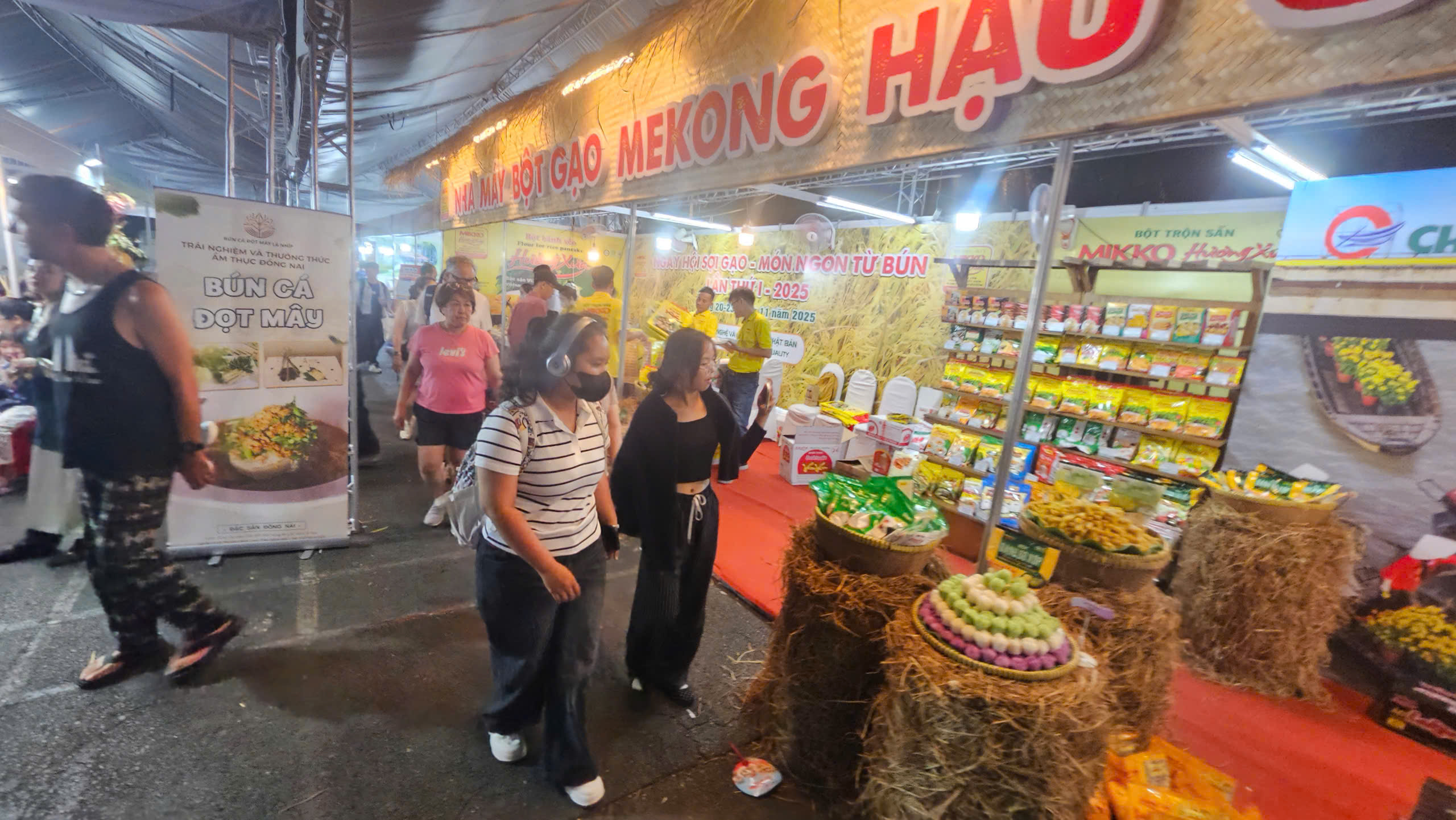 Độc lạ với kỷ lục 100 món ngon 3 miền được làm từ gạo và bún - Ảnh 9.