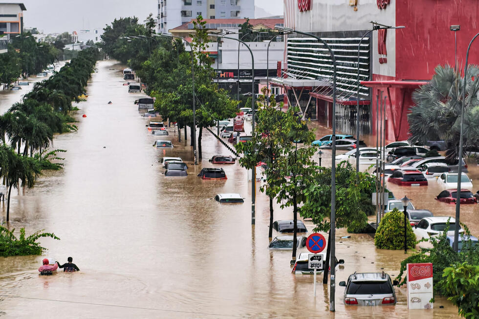 Vietnam flooding death toll rises to 16- Ảnh 3. Vietnam flooding death toll rises to 16- Ảnh 3.