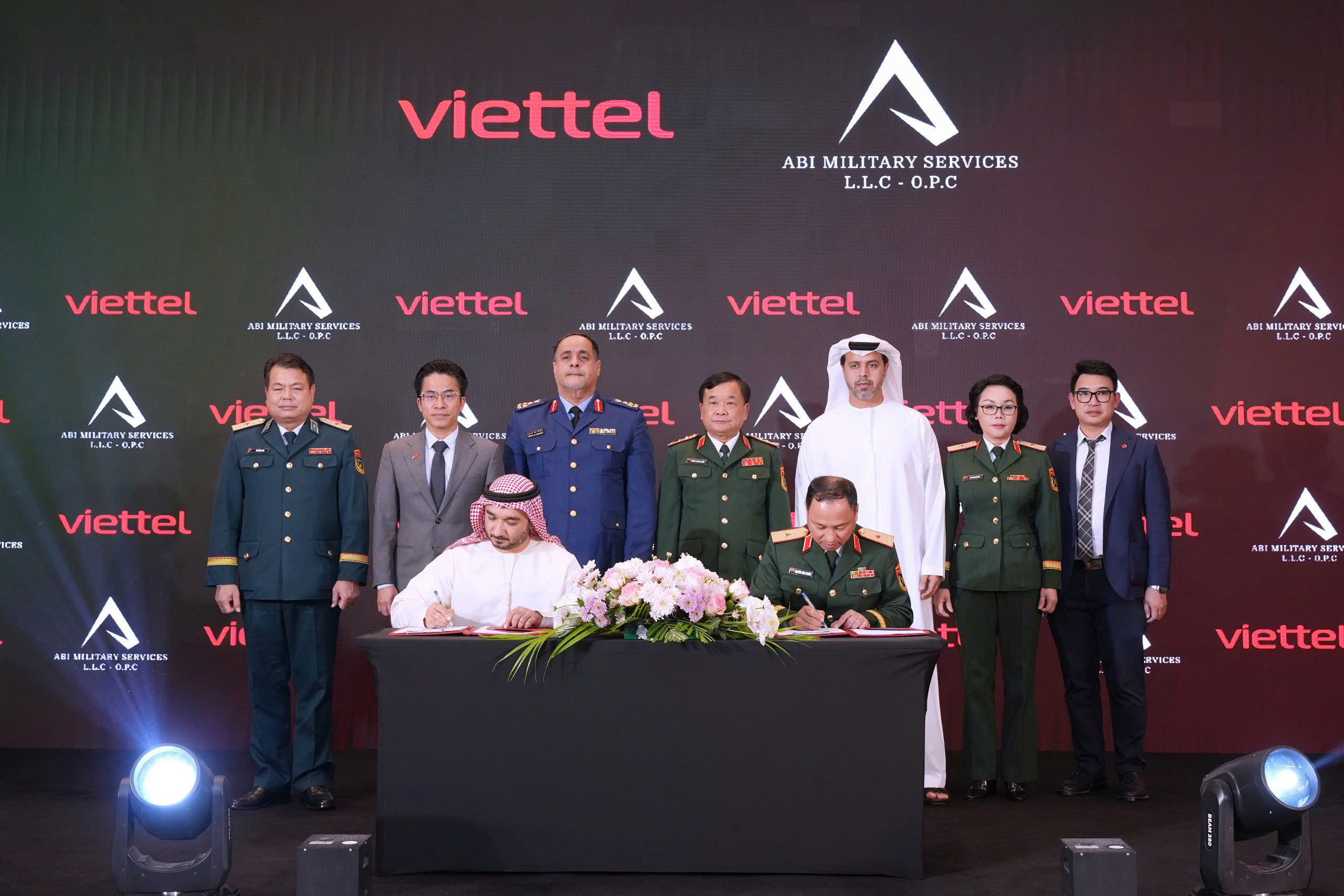 Viettel khai trương Văn phòng đại diện tại Các Tiểu Vương Quốc Ả Rập Thống Nhất - Ảnh 3.