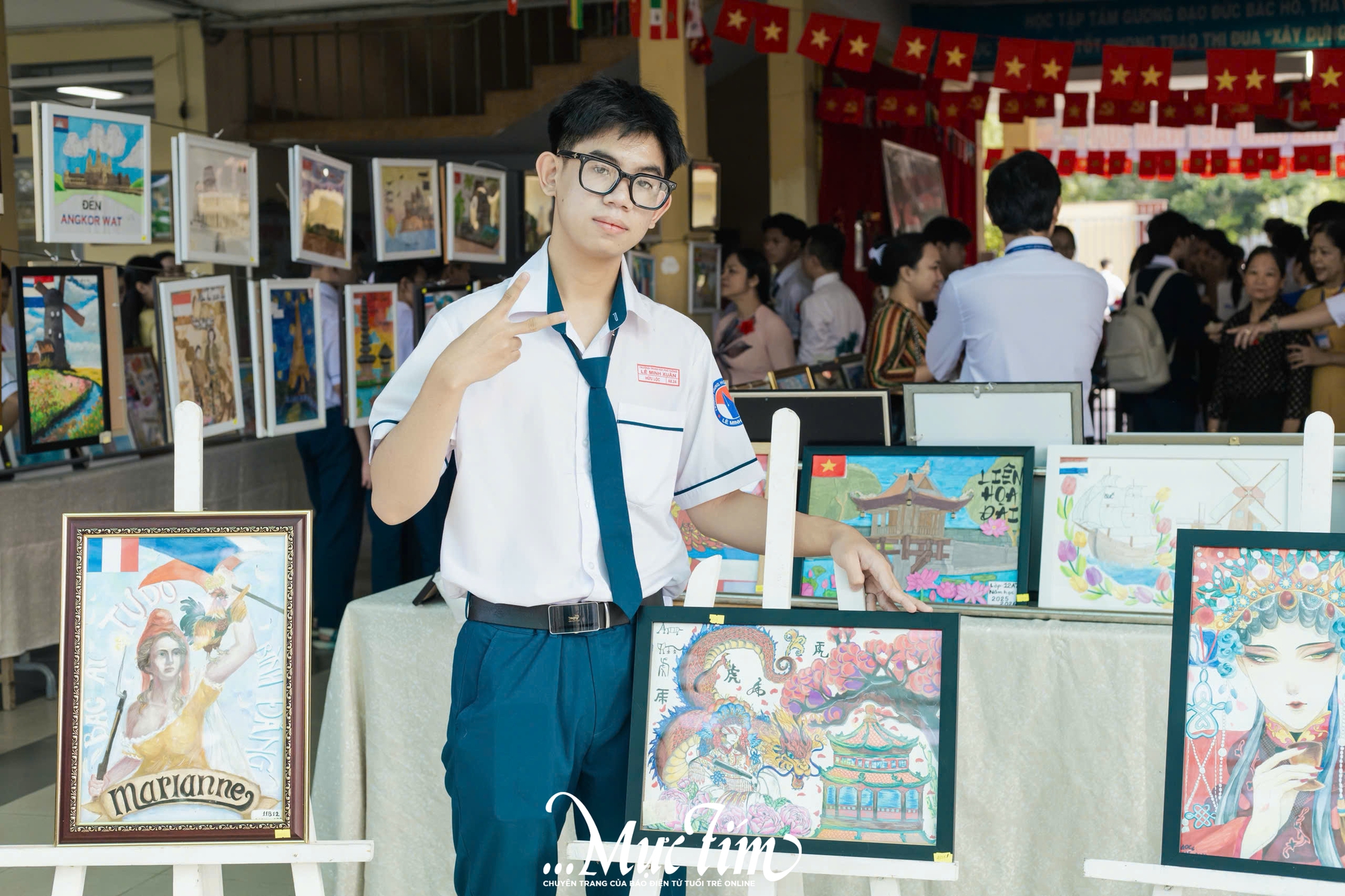 Thầy trò Trường THPT Lê Minh Xuân sẻ chia với đồng bào bão, lũ qua "Nét vẽ lịch sử"- Ảnh 32.