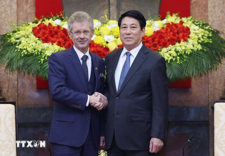 Czech hỗ trợ 3,5 tỉ đồng cho người dân Việt Nam bị ảnh hưởng bởi bão lũ - Ảnh 1. Czech - Ảnh 1.