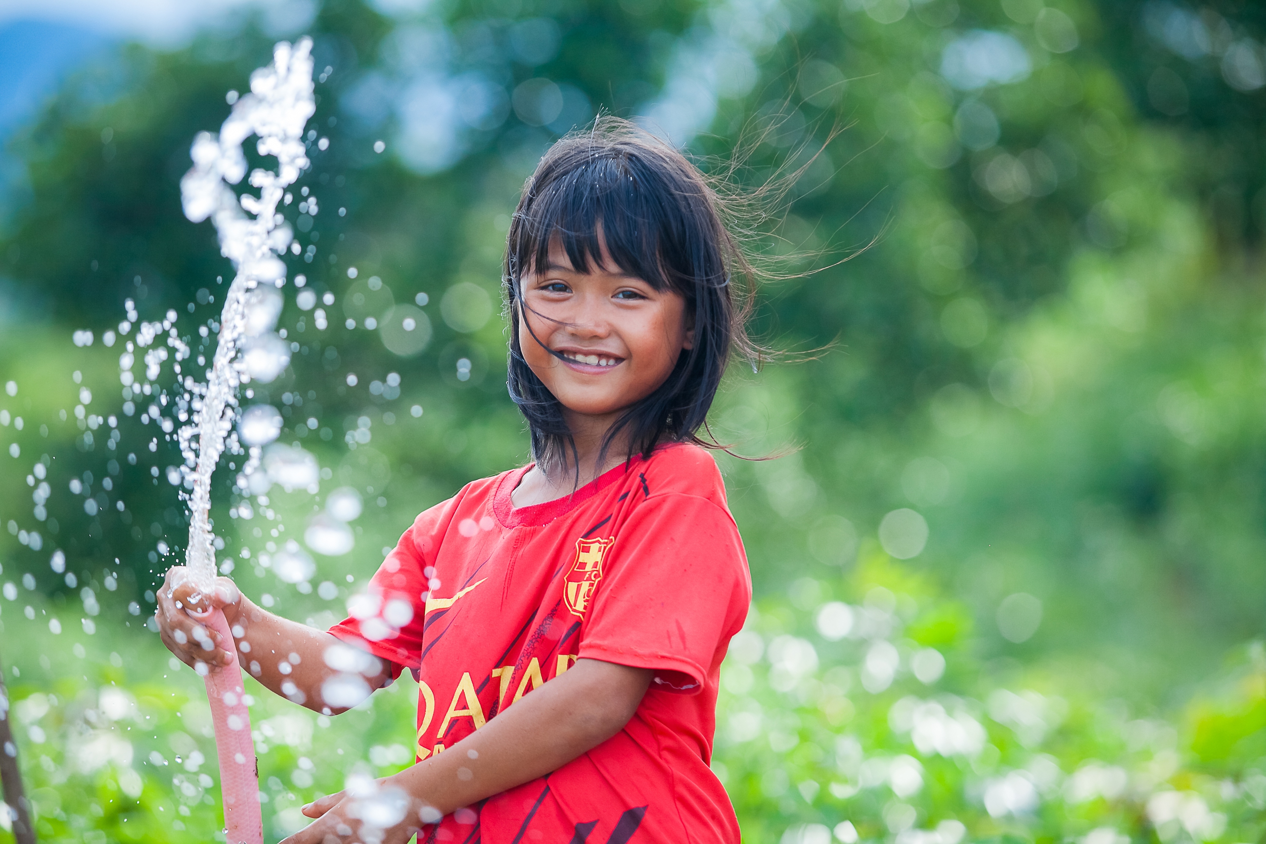 Lũ lụt, sạt lở đe dọa nguồn nước sạch, World Vision chi hơn 343 tỉ đồng hỗ trợ - Ảnh 2.