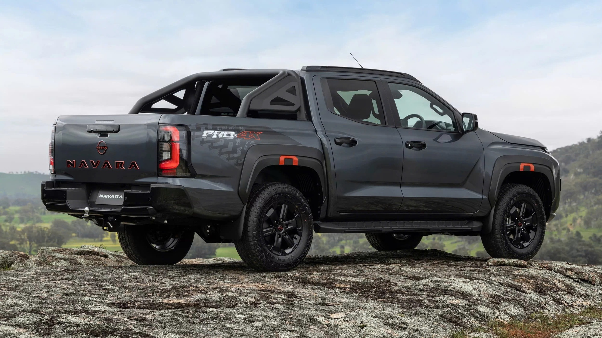 Nissan Navara - Ảnh 3.