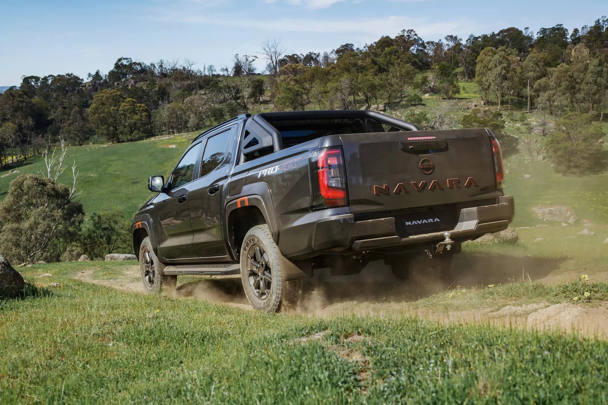 Nissan Navara - Ảnh 13.