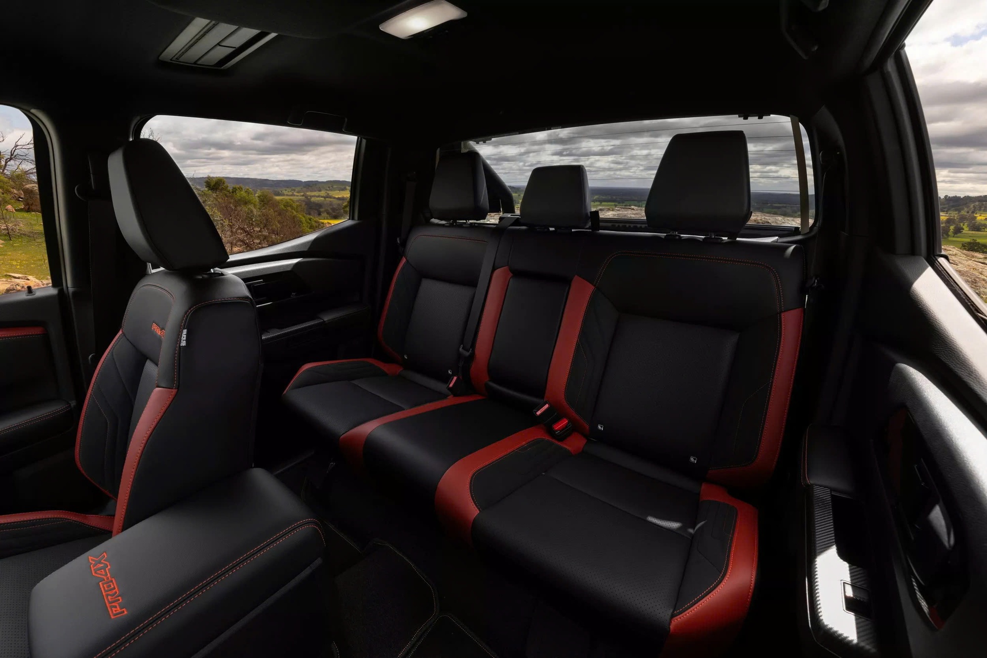 Nissan Navara - Ảnh 10.