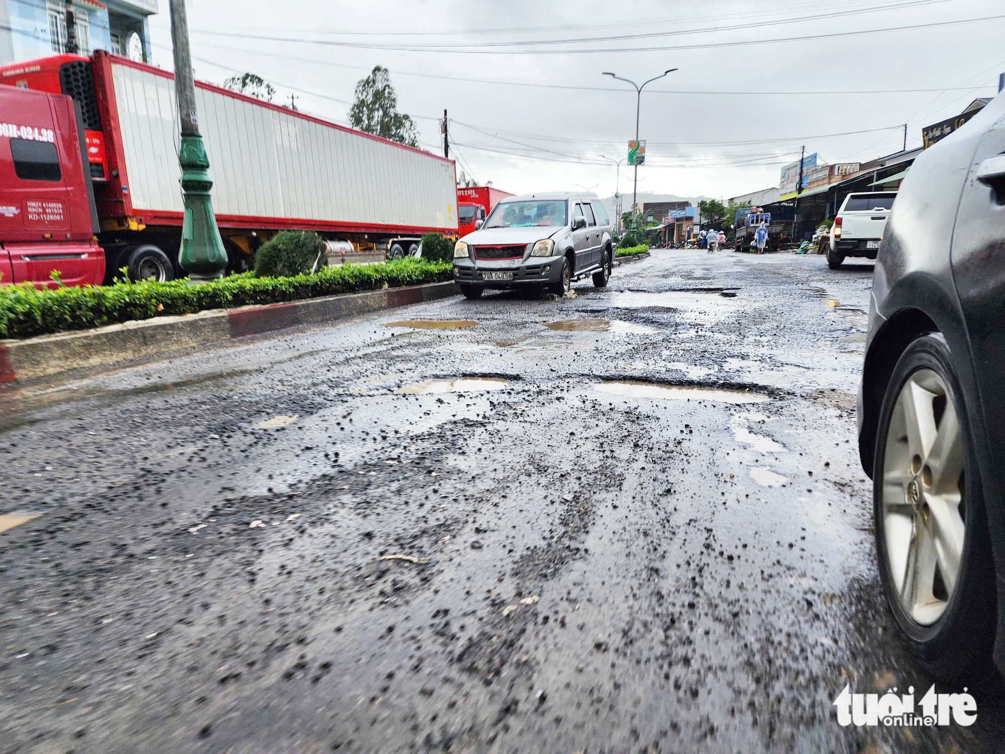 Major flooding kills 41, leaves 9 missing, submerges 68,000 homes across central Vietnam- Ảnh 9.
