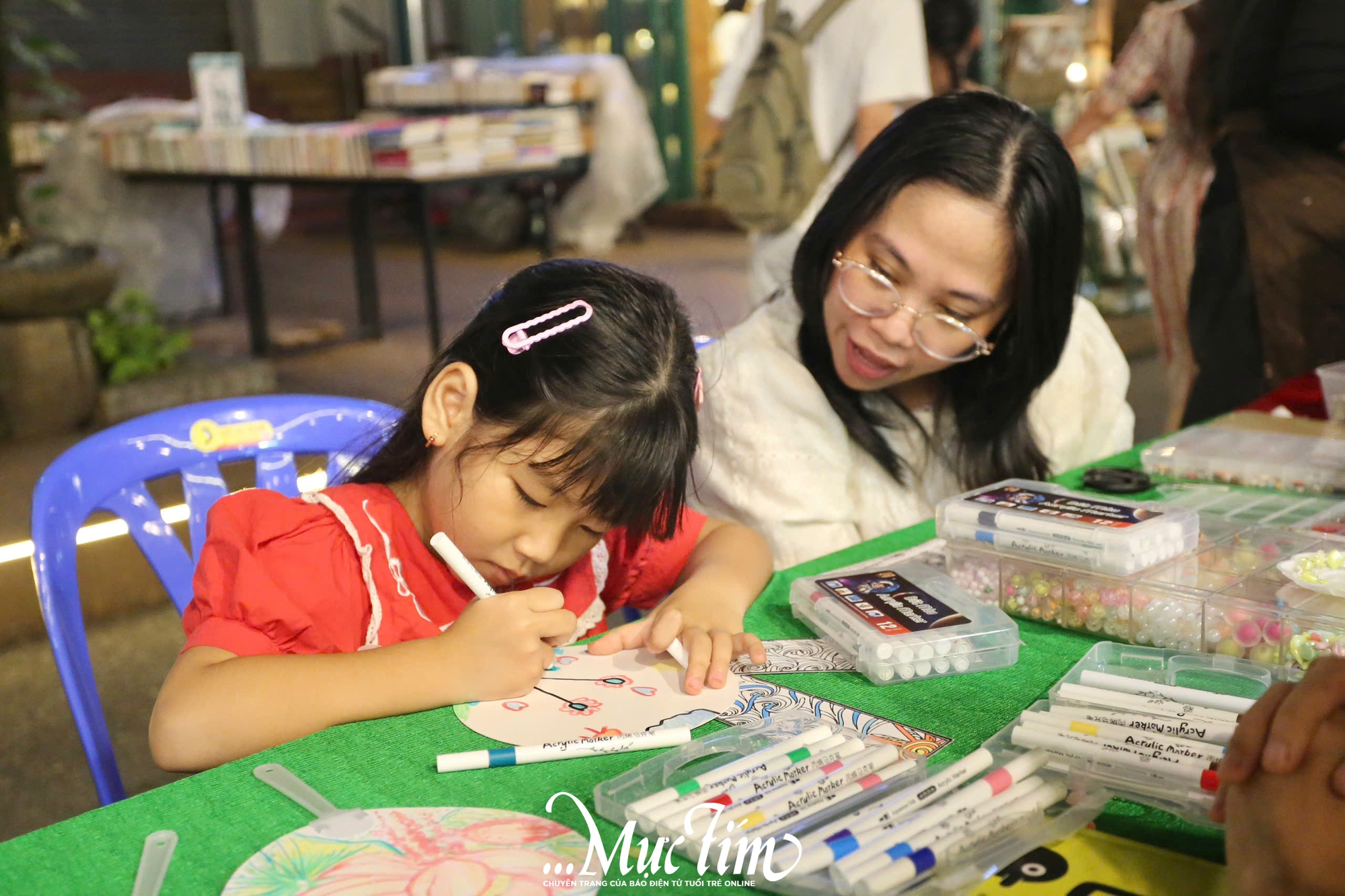 Trải nghiệm không gian văn hoá và giải trí buổi đêm tại Đường sách TP.HCM- Ảnh 10. Trải nghiệm không gian văn hoá và giải trí buổi đêm tại Đường sách TP.HCM- Ảnh 10.