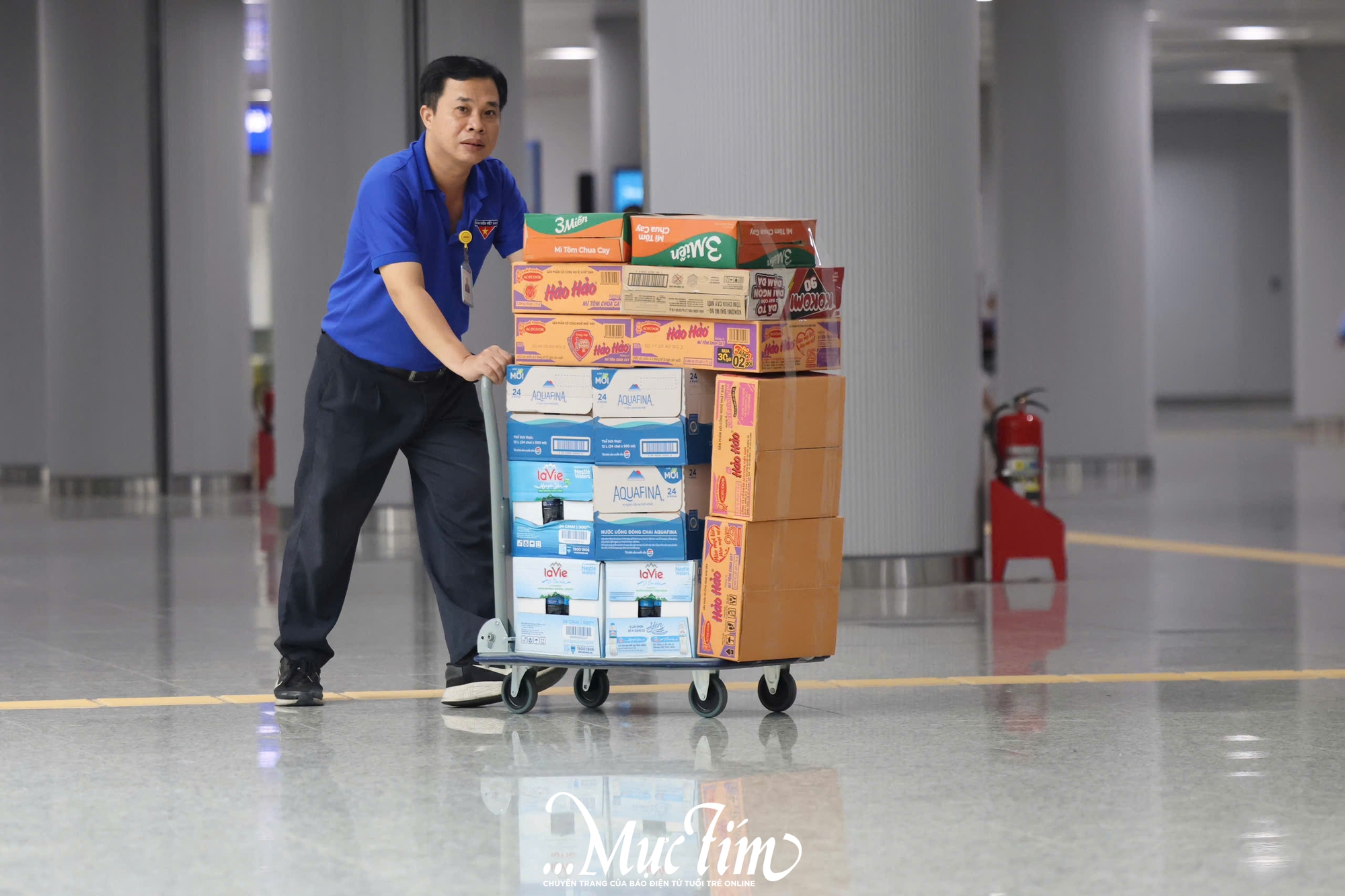 Thiếu nhi TP.HCM góp sức hỗ trợ đồng bào vùng lũ - Ảnh 20. Ấm áp những tấm lòng của người dân TP.HCM sẻ chia cùng đồng bào vùng lũ miền Trung - Ảnh 18.