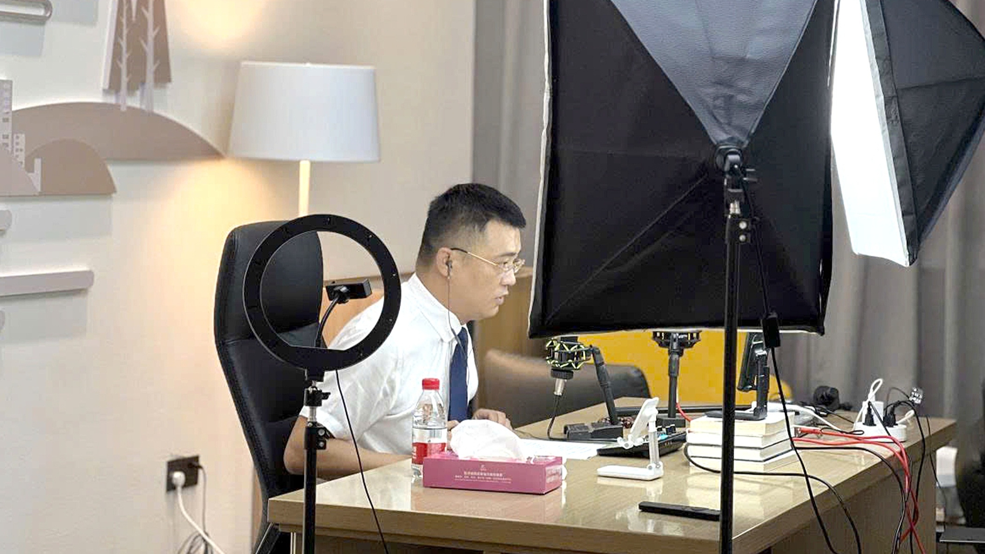 luật sư - Ảnh 1.