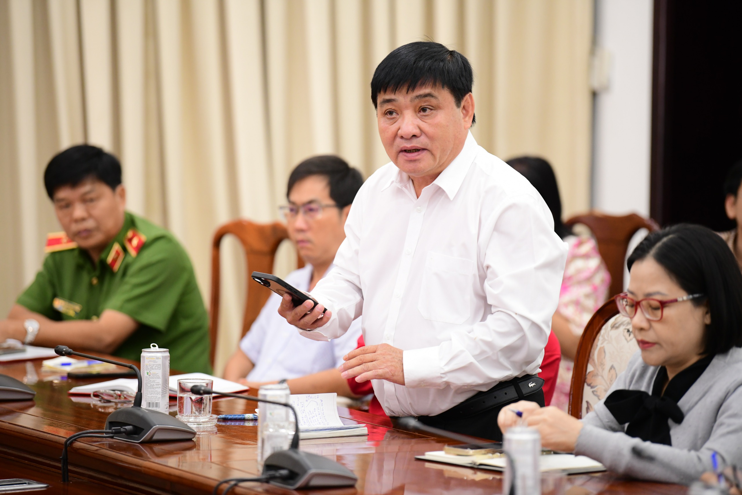 Ho Chi Minh City mobilizes urgent relief effort for flood-hit central provinces  - Ảnh 3.