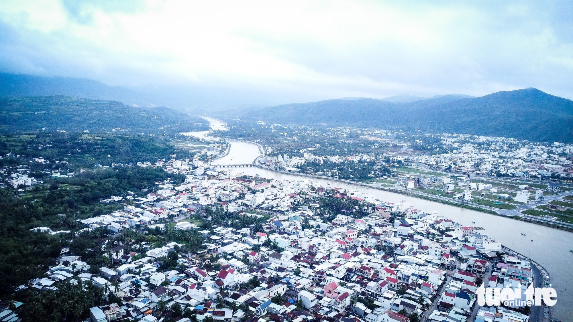 Hơn 3.000 tỉ đồng chìm dưới vịnh Xuân Đài, thủ phủ tôm hùm Sông Cầu tan tác- Ảnh 6.