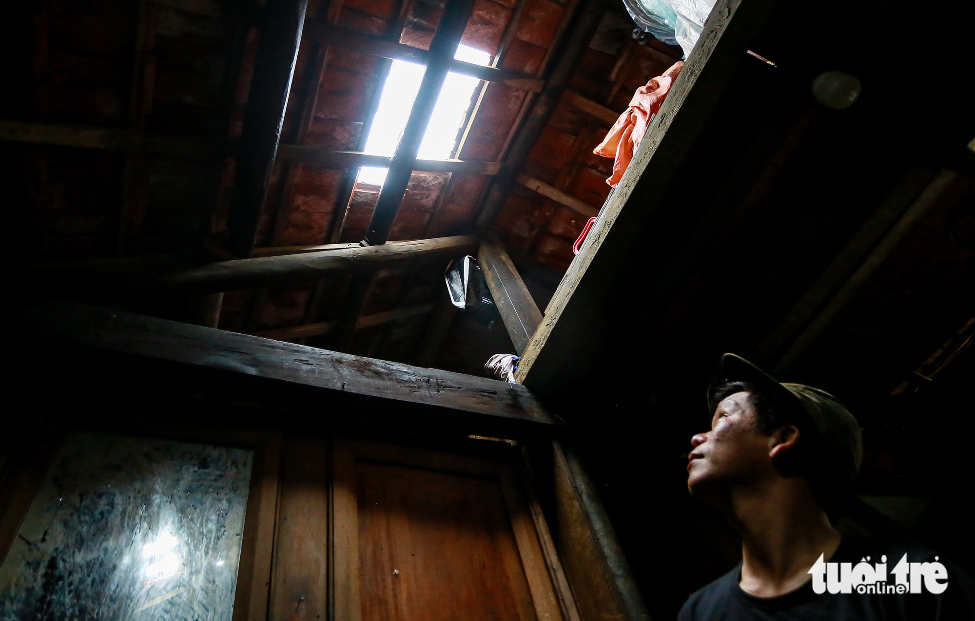 Nước rút dần, để lại khung cảnh tan hoang tại vùng lũ Phú Yên cũ - Ảnh 12.