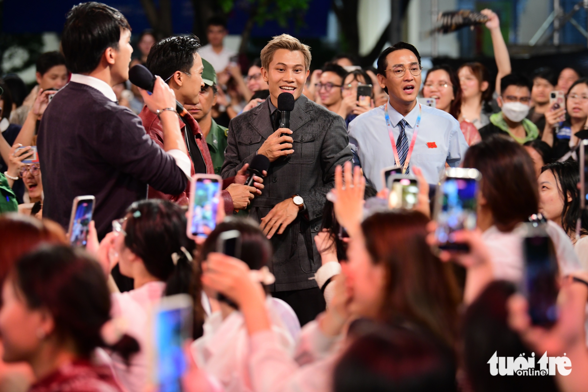 Mưa đỏ - Ảnh 3.