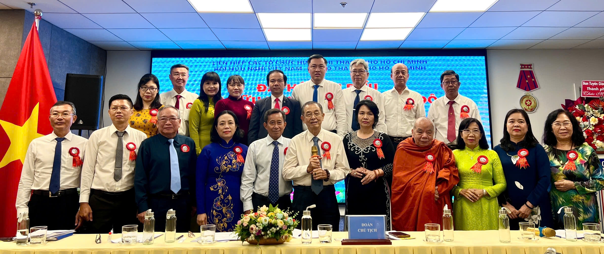 Hội hữu nghị Việt Nam - Ấn Độ TP.HCM quyên góp ủng hộ miền Trung - Ảnh 2. Hội Hữu nghị Việt Nam - Ấn Độ TP.HCM quyên góp ủng hộ miền Trung - Ảnh 2.