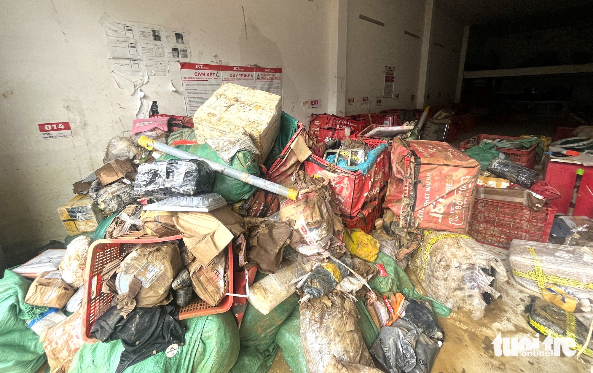 South-central Vietnam flood death toll rises to 91, with over $490mn in damage- Ảnh 7.