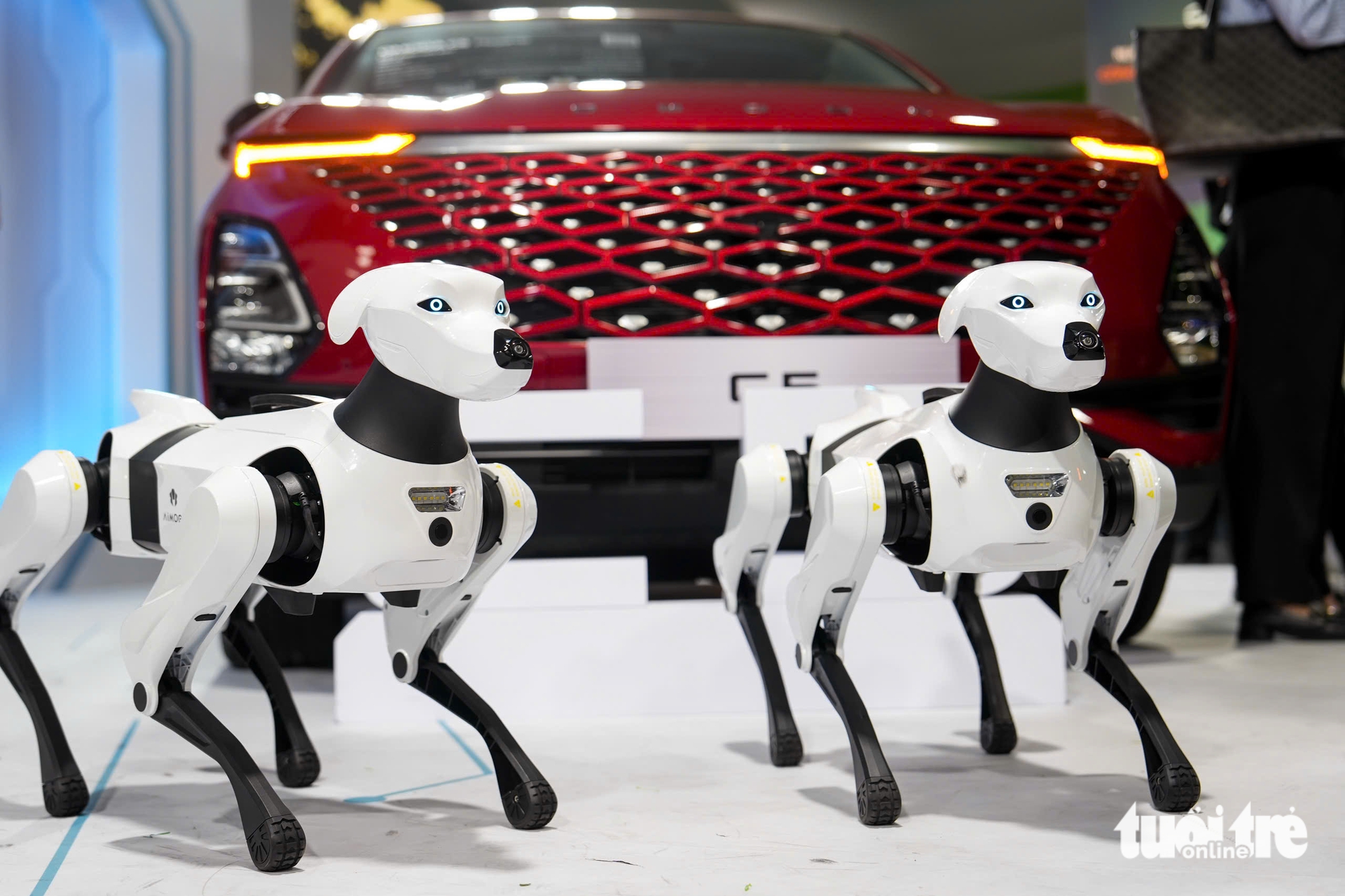 Ngắm loạt công nghệ tiên tiến, hiện đại bậc nhất tại phố đi bộ Nguyễn Huệ - Ảnh 5.