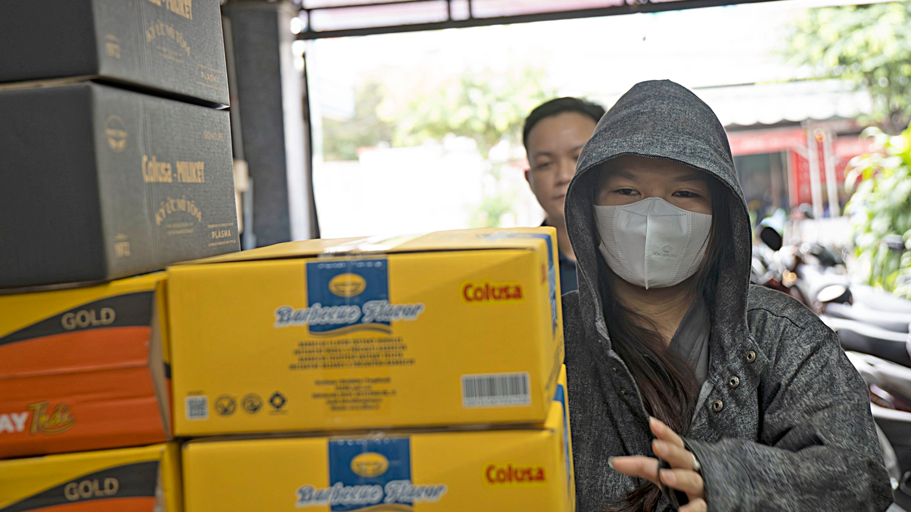 cứu trợ - Ảnh 1.