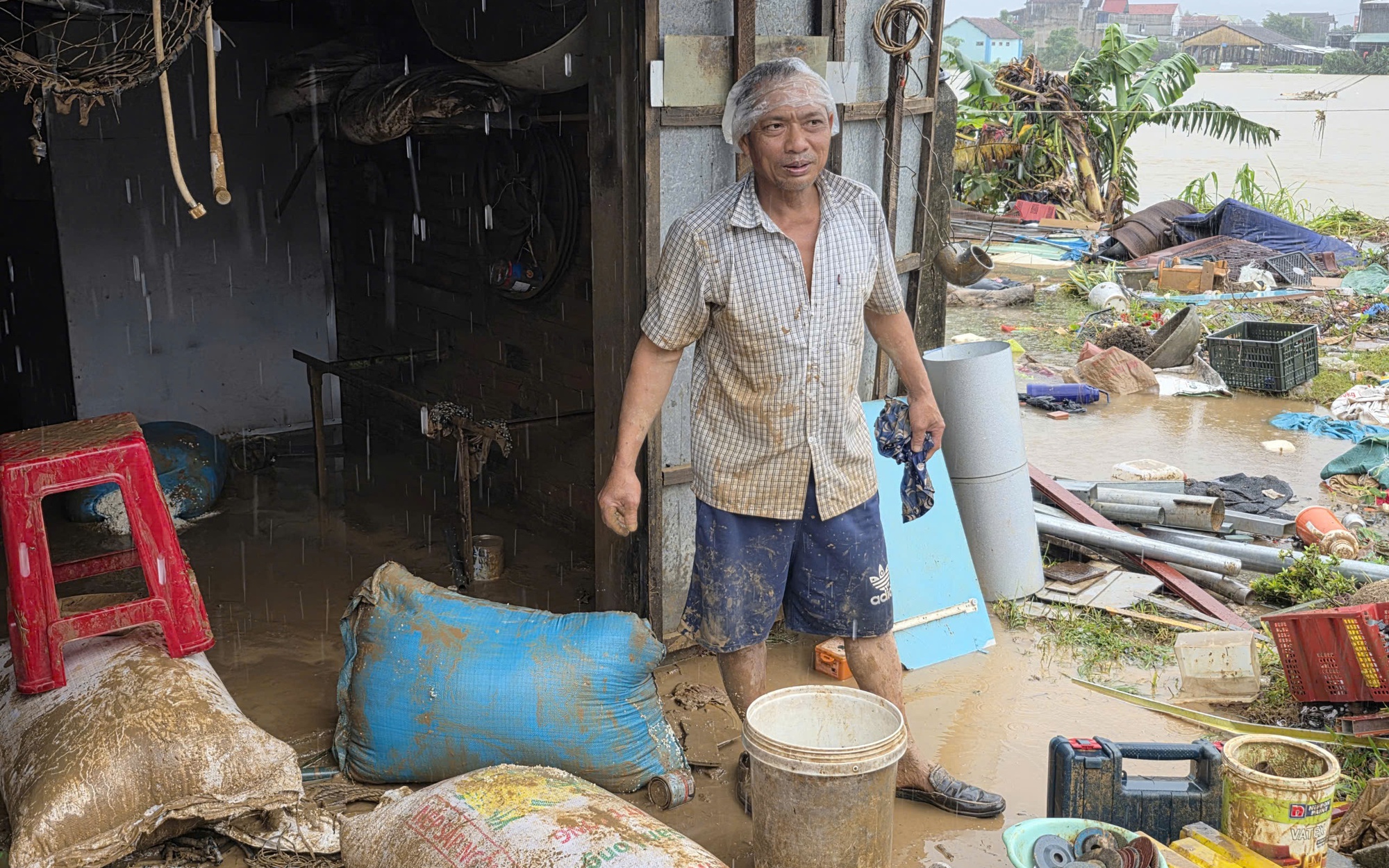 Hydropower dams lower water levels as Vietnam braces for storm Koto - Ảnh 2. Hydropower dams lower water levels as Vietnam braces for storm Koto - Ảnh 2.