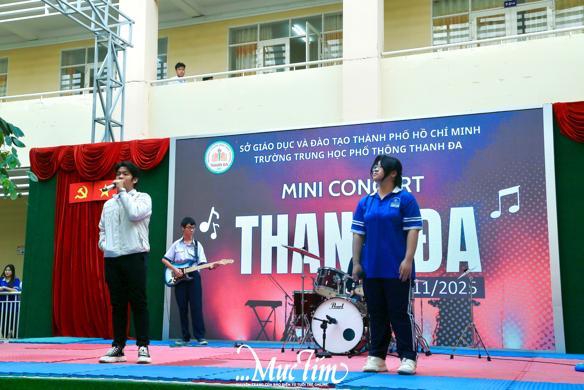 Rộn ràng giờ ra chơi đầy âm nhạc của teen Trường THPT Thanh Đa - Ảnh 4. Rộn ràng giờ ra chơi đầy âm nhạc của teen Trường THPT Thanh Đa - Ảnh 4.