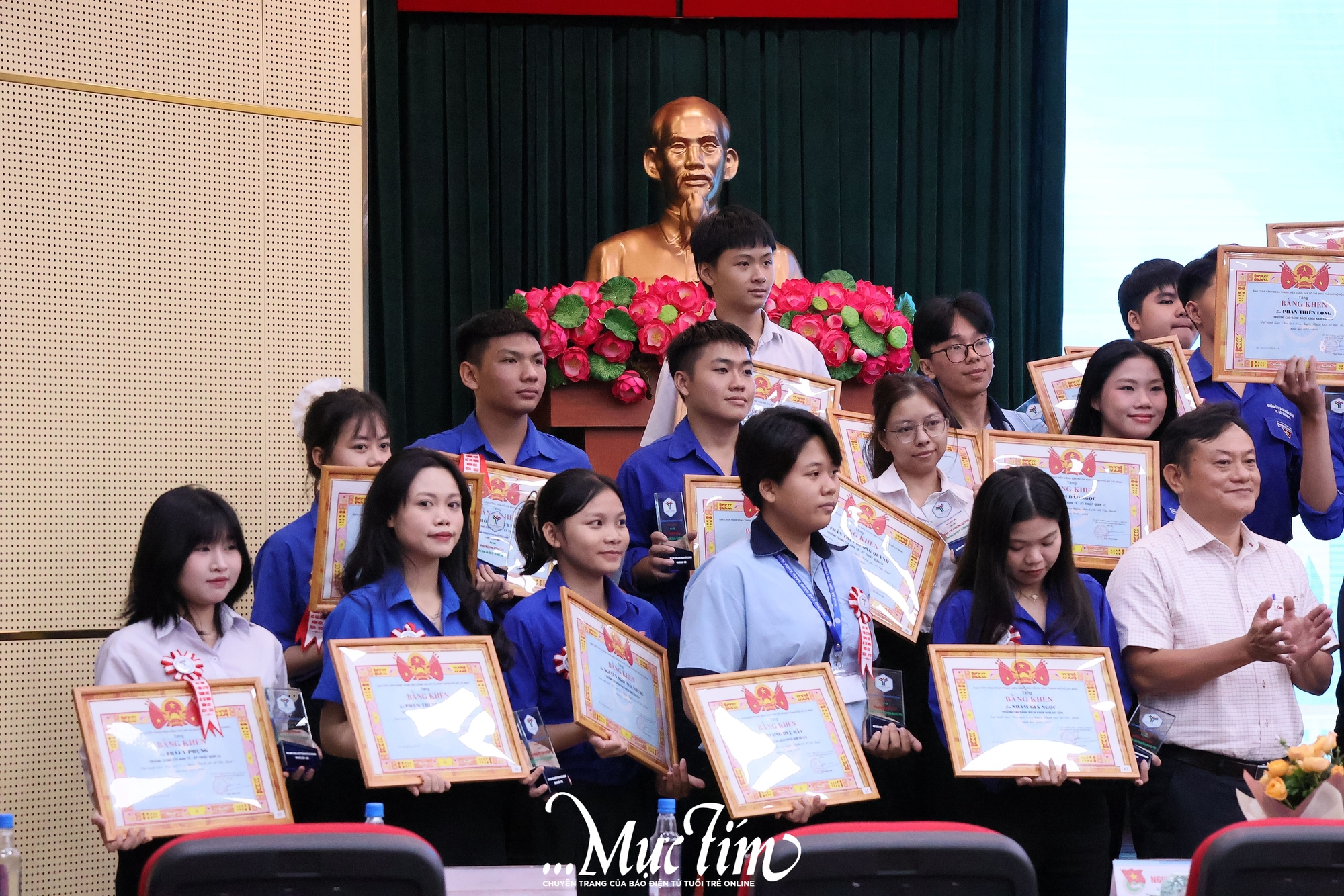 Tuyên dương 87 gương Học sinh 3 rèn luyện TP.HCM năm học 2024 - 2025- Ảnh 1.