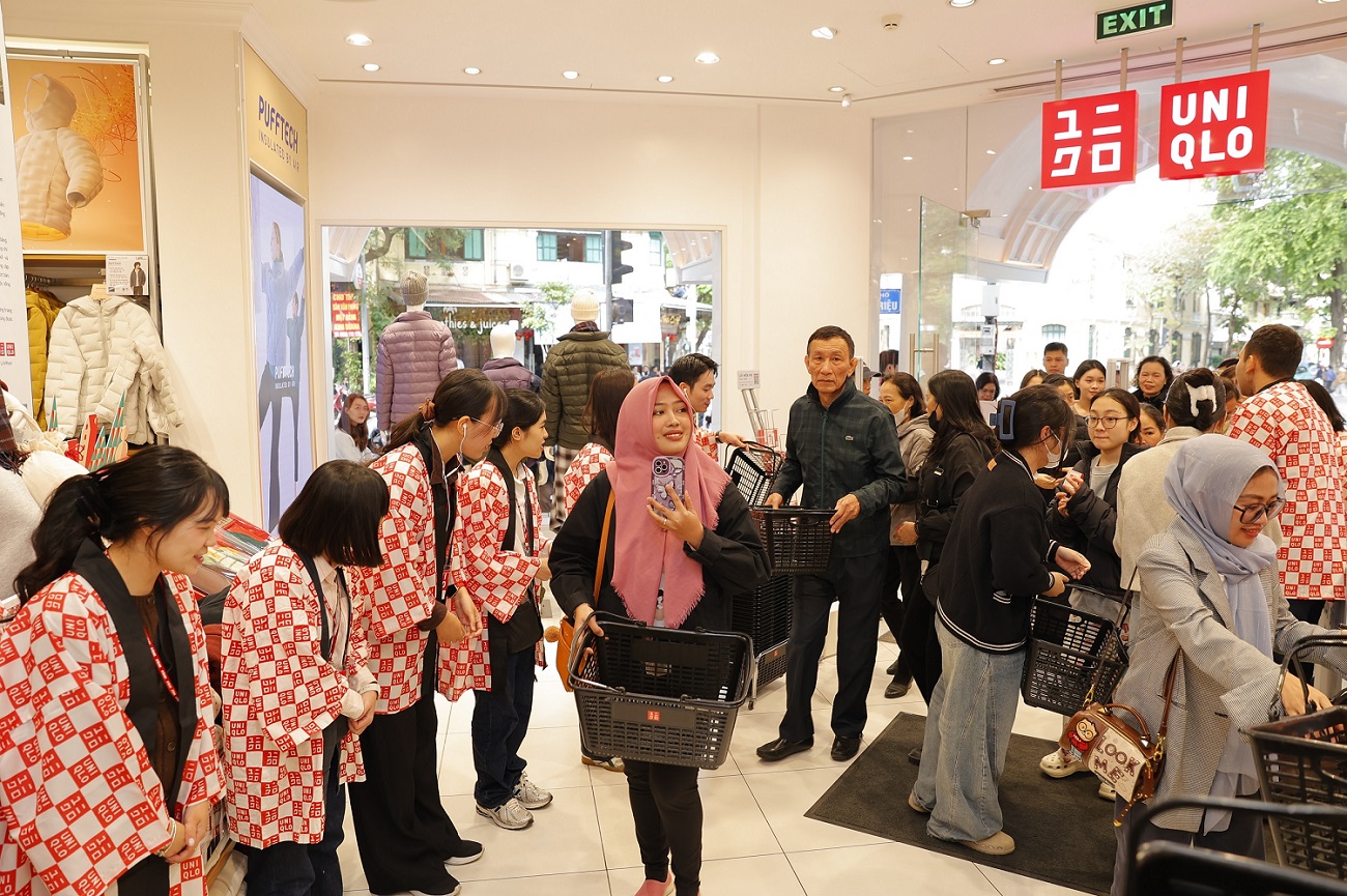 UNIQLO - Ảnh 1.