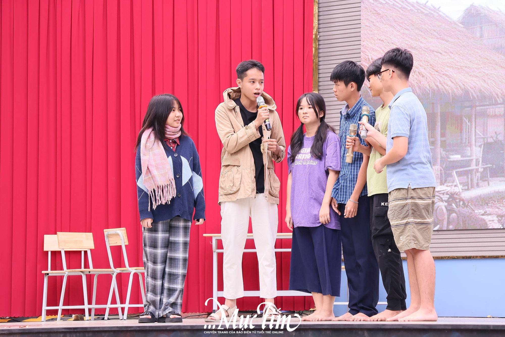 Hóa thân thành nhân vật trong trang sách, học trò Trường THPT Thủ Đức khai phá đam mê  - Ảnh 1.