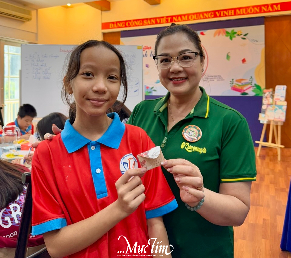 CLB Sáng tác Khăn Quàng Đỏ khám phá bí kíp làm thơ từ Nhà văn Hồ Huy Sơn - Ảnh 6.