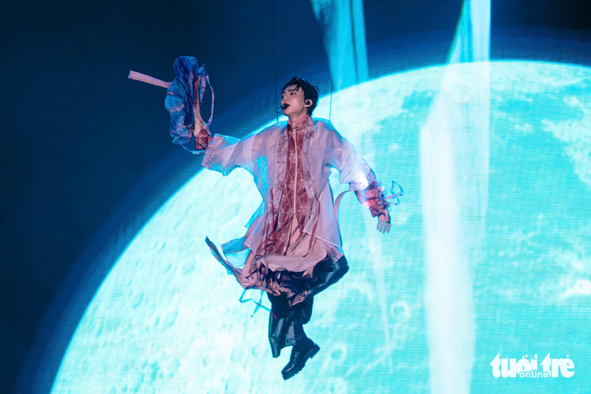 Soobin quyên hơn 1,2 tỉ cho miền Trung và có lập kỷ lục về concert của ca sĩ nam? - Ảnh 5. Soobin - Ảnh 4.