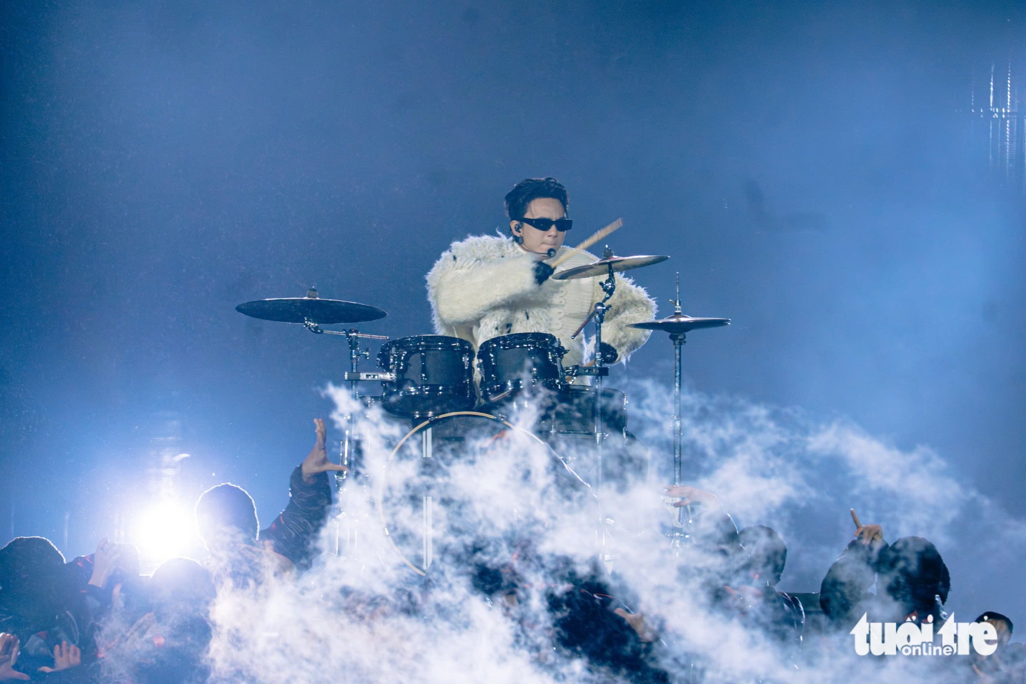 Soobin quyên hơn 1,2 tỉ cho miền Trung và có lập kỷ lục về concert của ca sĩ nam? - Ảnh 11. Soobin - Ảnh 10.