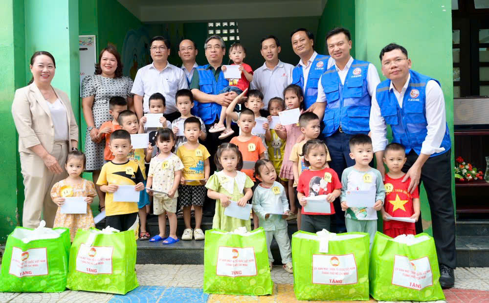 Saigon Co.op tương thân tương ái, đồng hành cùng bà con vượt thiên tai - Ảnh 4.