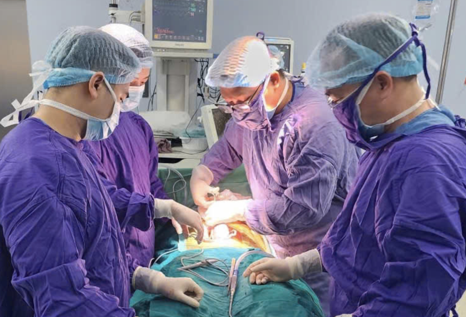 đá bóng - Ảnh 1.