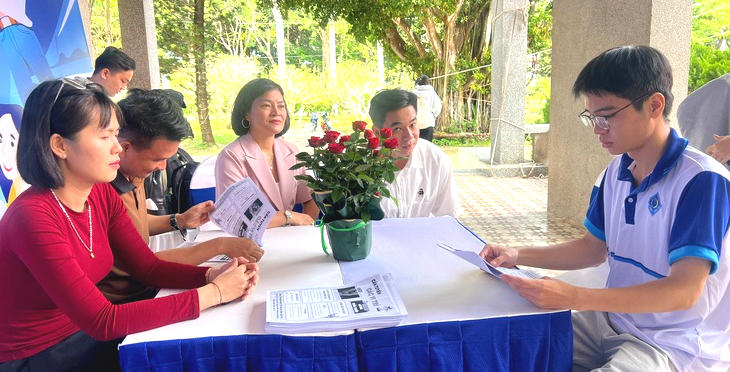 lương tháng - Ảnh 1.