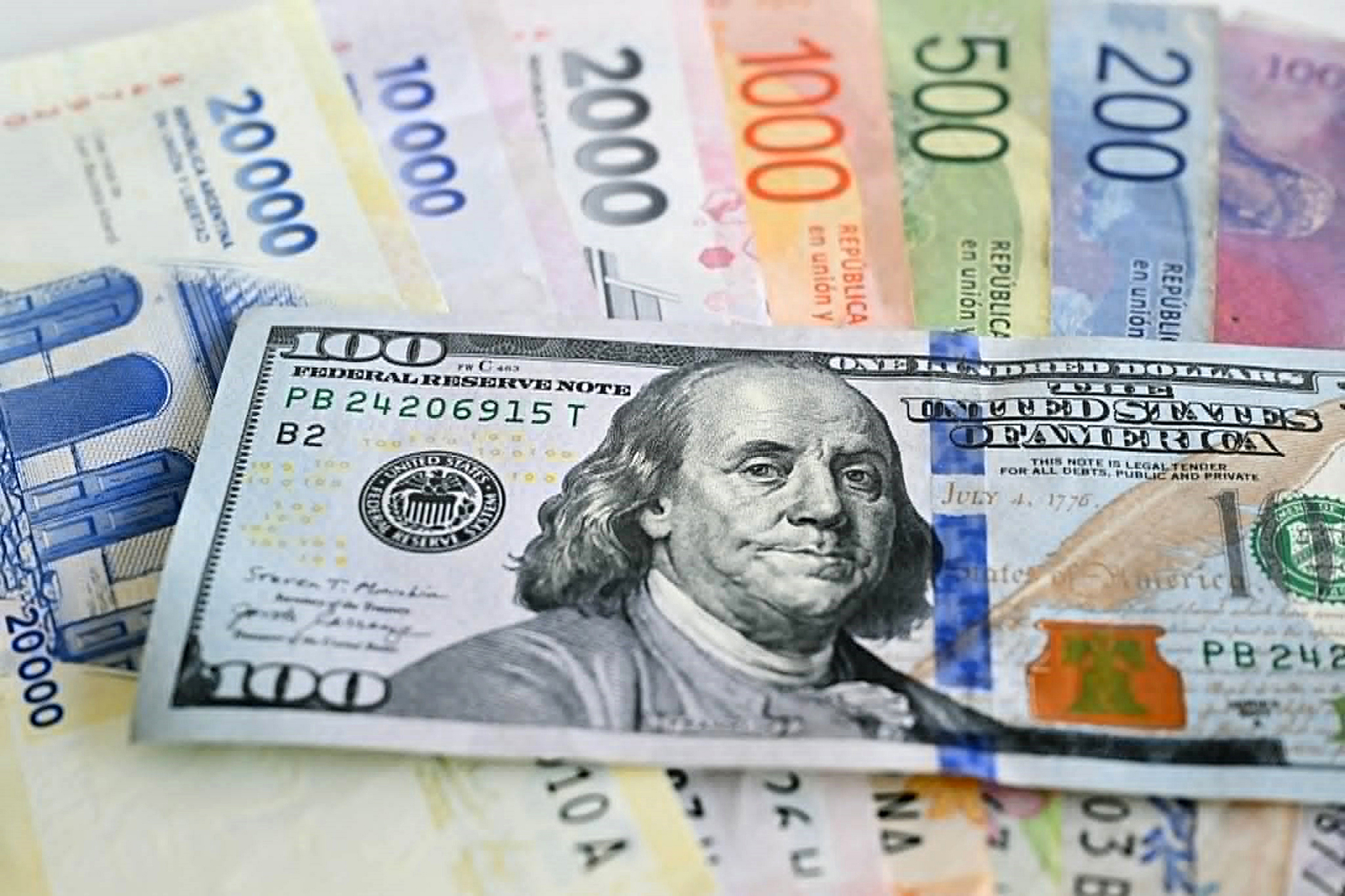 đồng USD - Ảnh 1.