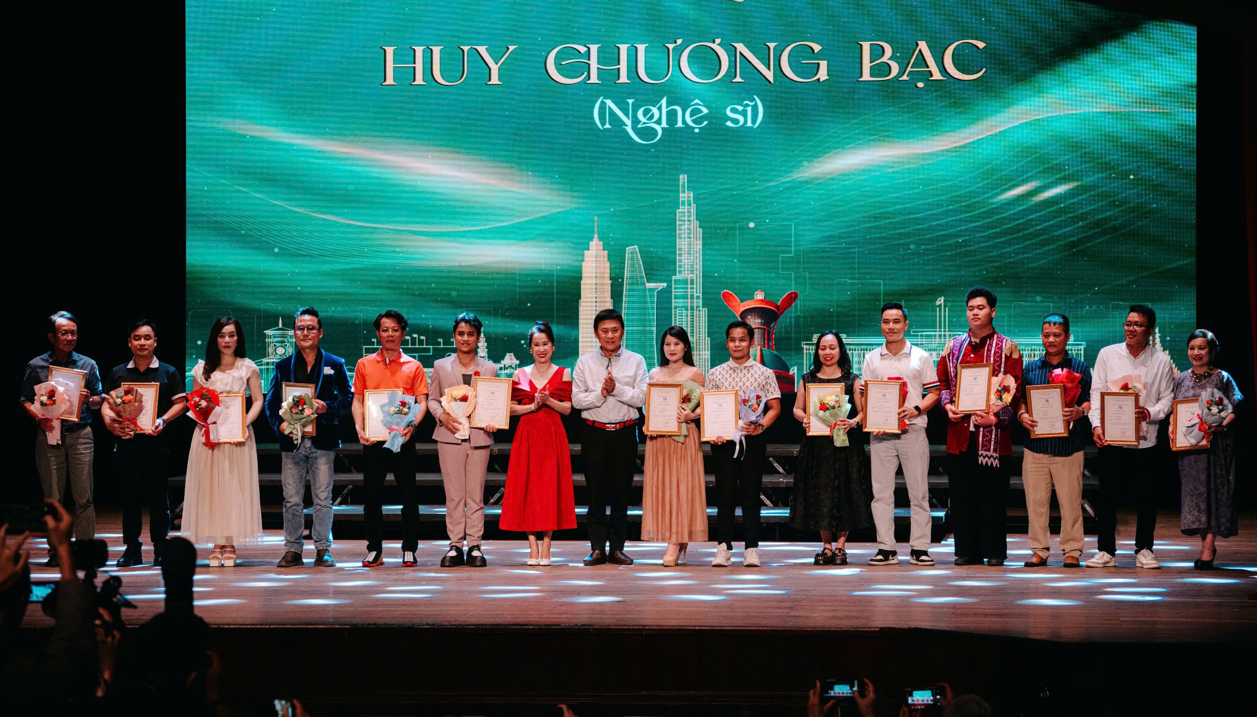 hữu nghị - Ảnh 5.