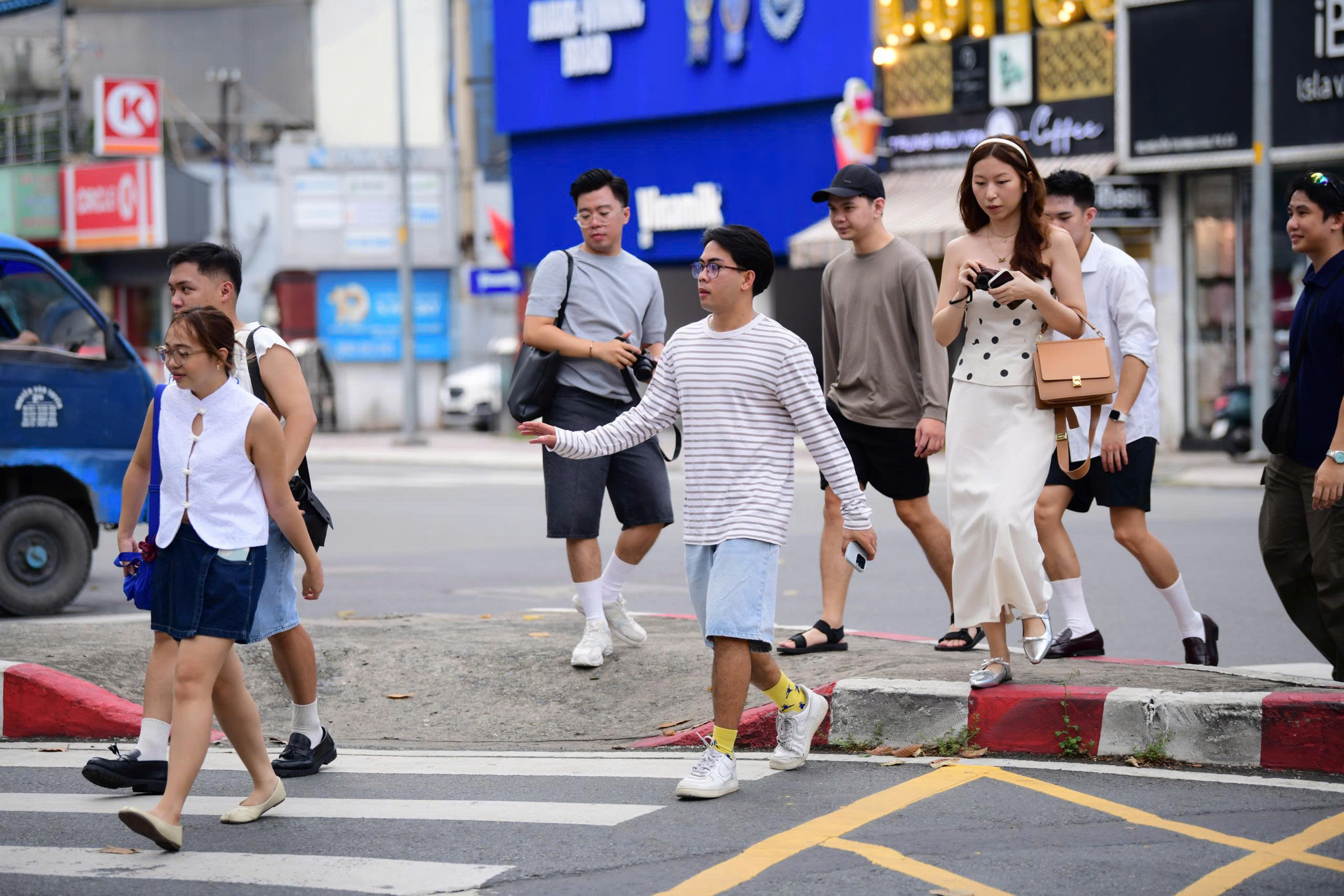 Trong 10 tháng, khách du lịch chi hơn 208.000 tỉ đồng khi đến TP.HCM - Ảnh 1.