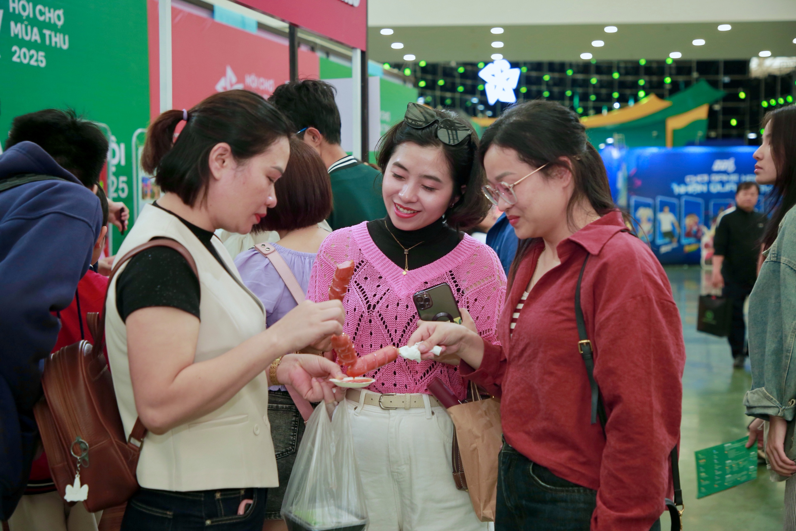 Gian hàng C.P. Việt Nam - Điểm hẹn trải nghiệm và mua sắm tại Hội chợ mùa Thu - Ảnh 4.